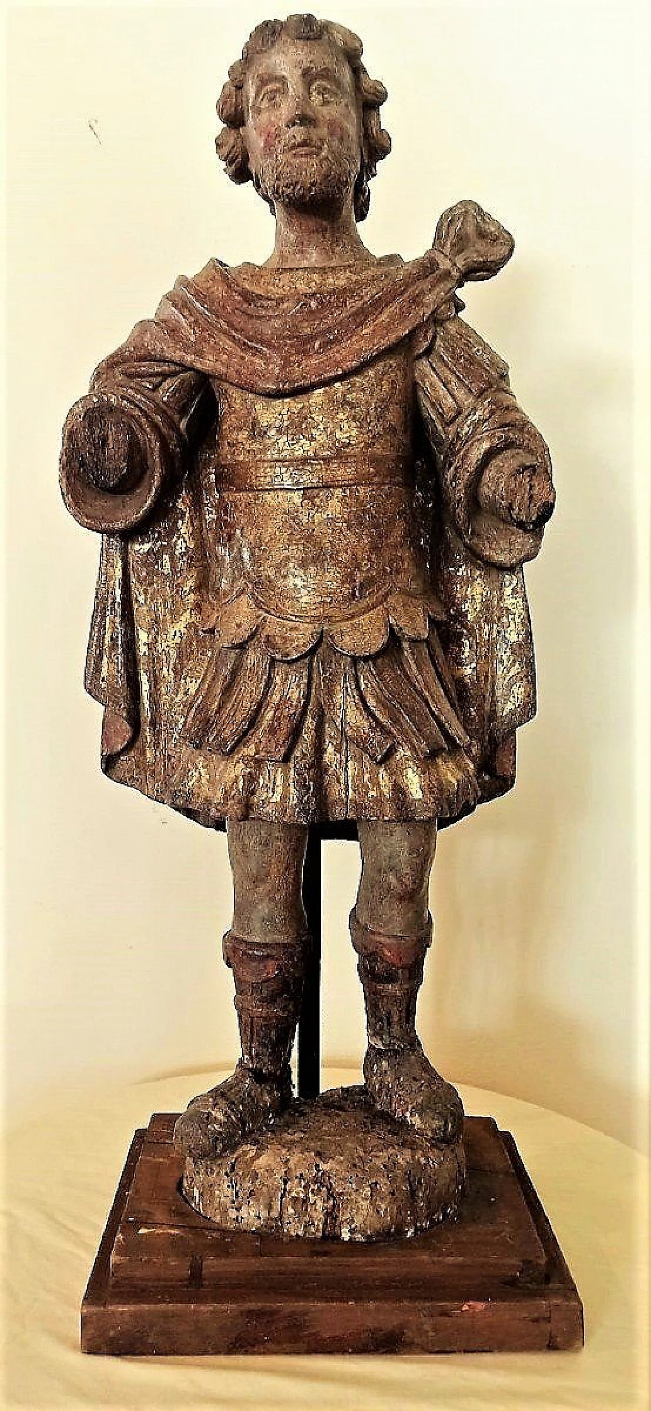 Wooden and gilded sculpture of a saint, 16th century 1