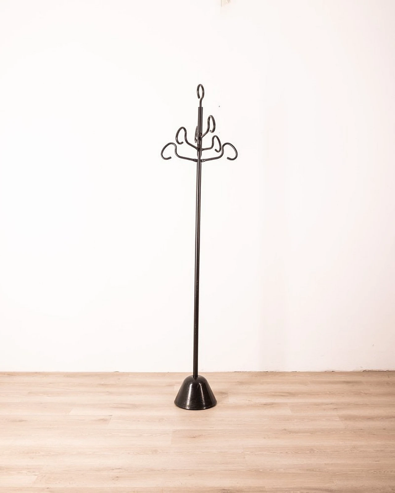 Clothes stand in black steel by F.lli Castiglioni for Zanotta, 1980s 1