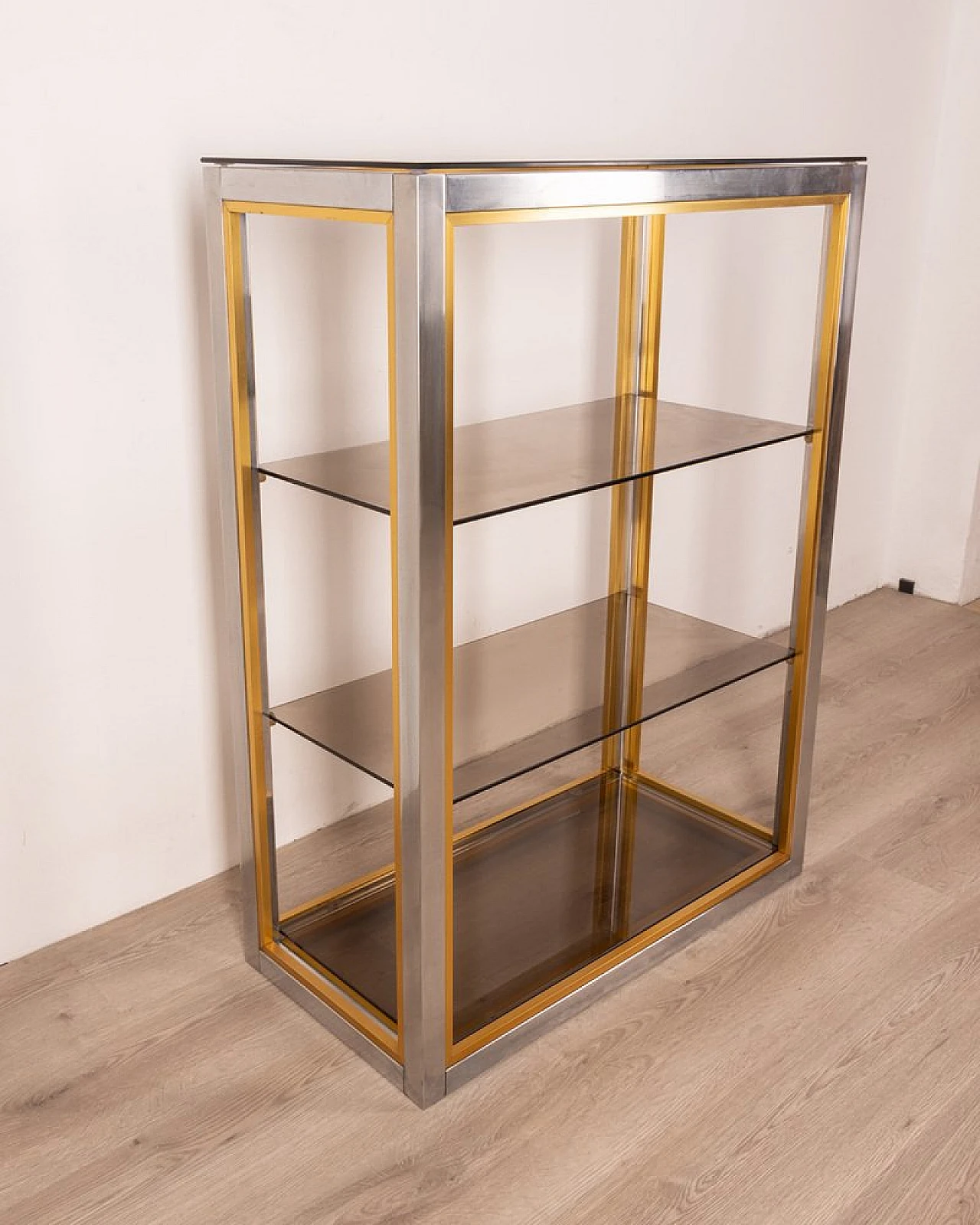 Showcase in chromed metal, brass & smoked glass by R. Zevi, 1970s 5