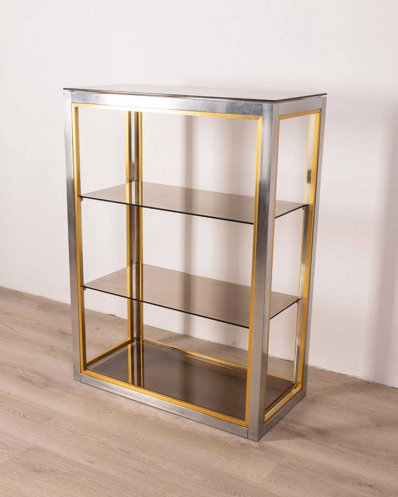 Showcase in chromed metal, brass & smoked glass by R. Zevi, 1970s 6