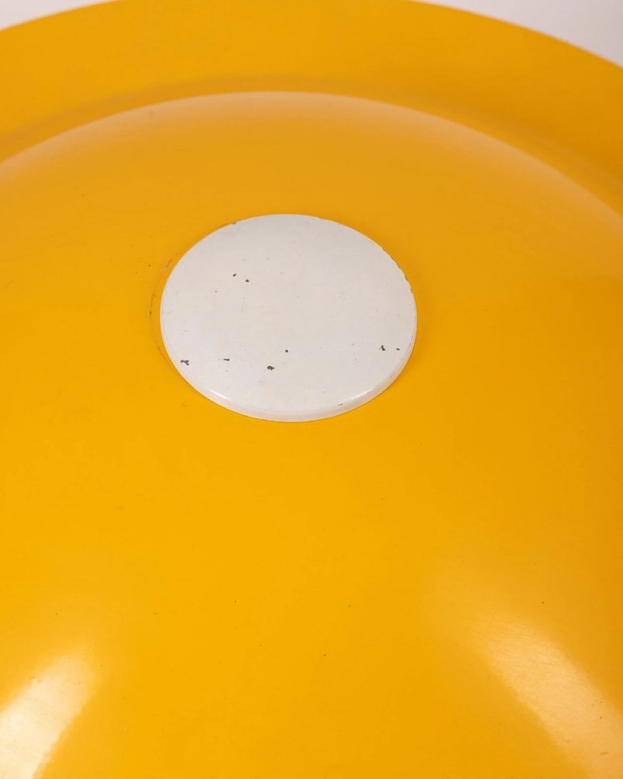 Lampada da tavolo in metallo bianca & gialla di Martinelli, anni '70 7