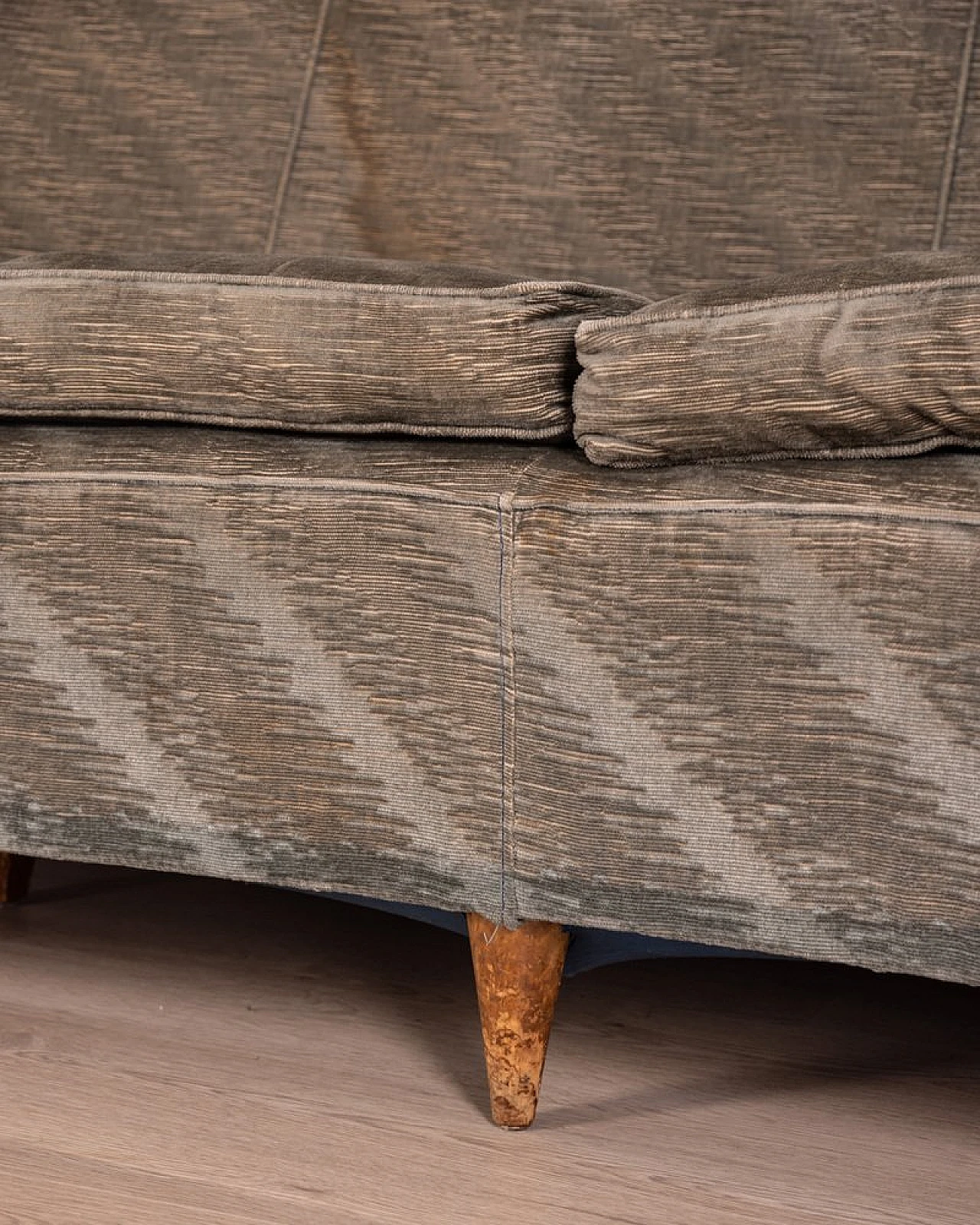 Curved 4-seater sofa in grey velvet with wooden feet, 1950s 9