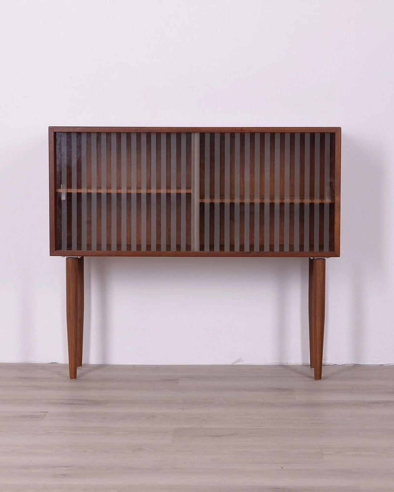 Credenza in palissandro e vetro di Poul Cadovius, anni '60 1