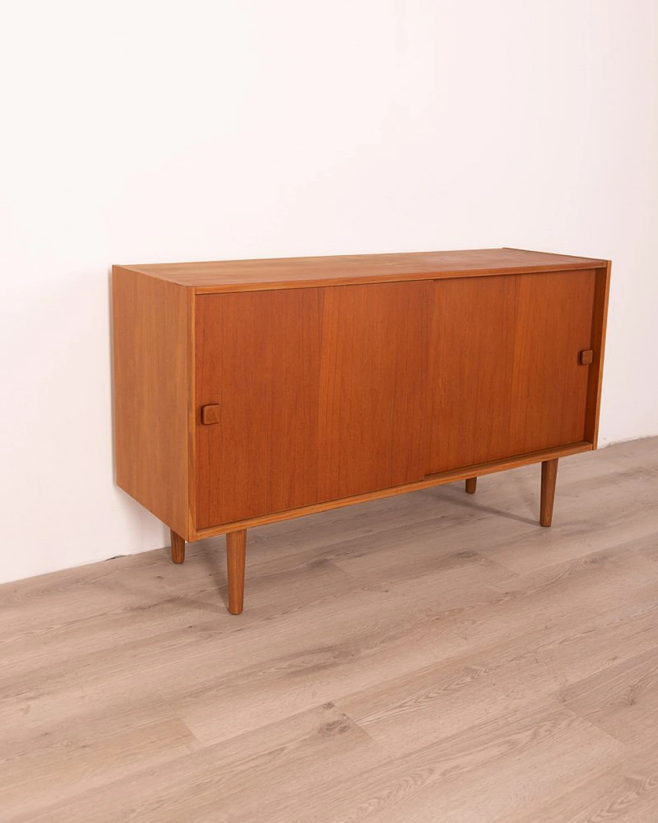 Credenza danese in teak con due ante scorrevoli, anni '60 3