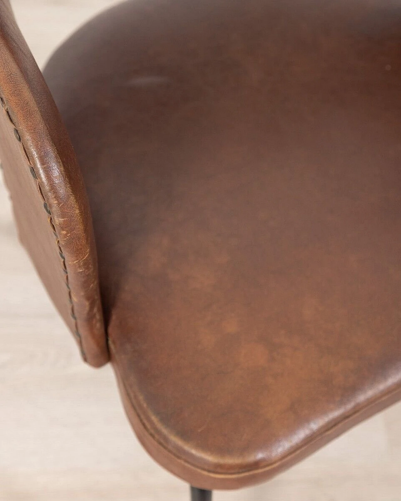 Pair of armchairs in brown leather and black metal legs, 1960s 2