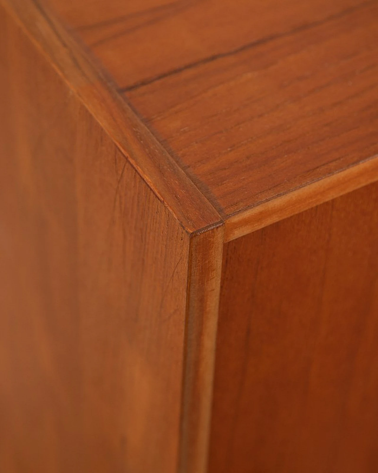 Credenza danese in teak con due ante scorrevoli, anni '60 5