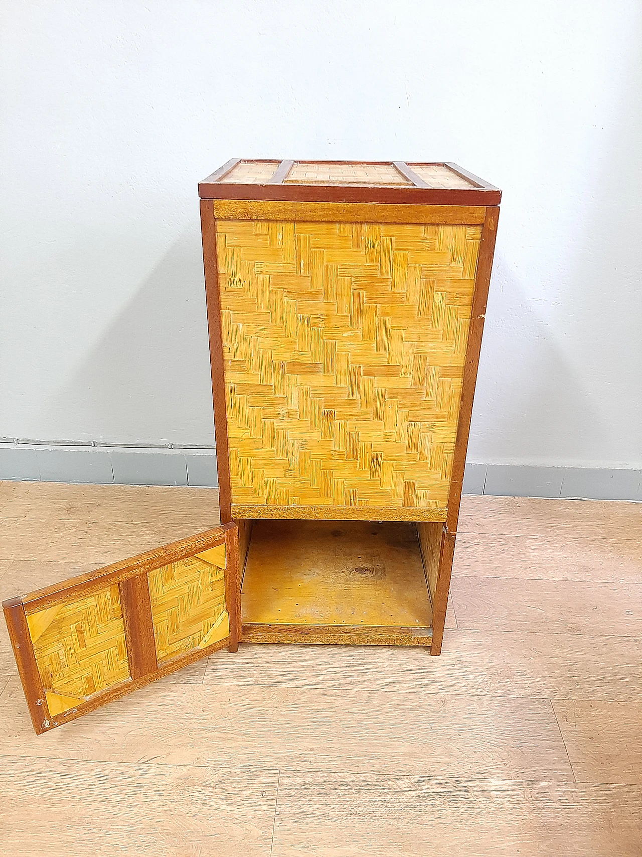 Vertical wicker trunk with double opening, 1970s 3