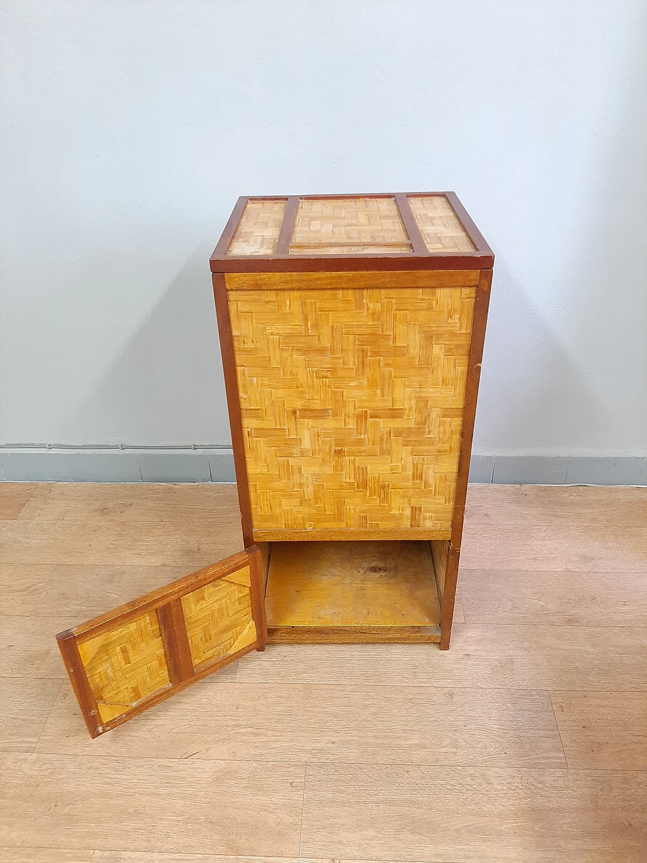 Vertical wicker trunk with double opening, 1970s 4