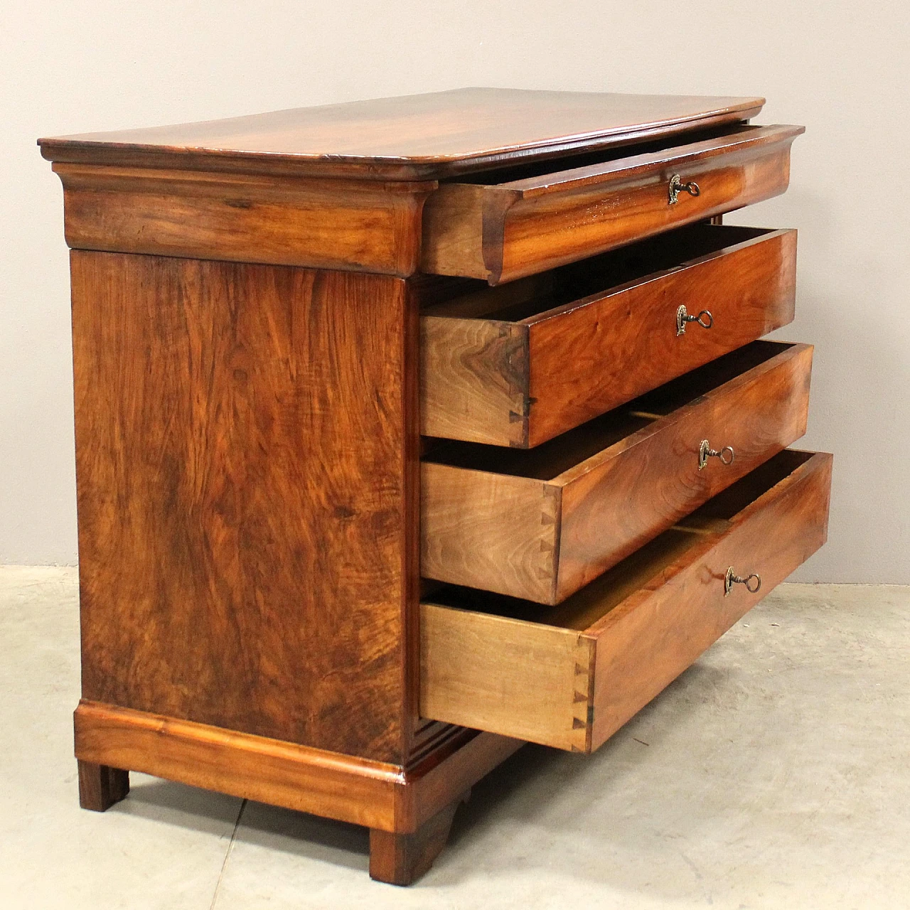 Louis Philippe solid walnut cappuccino dresser, mid-19th century 5