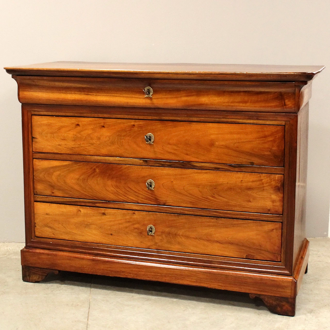 Louis Philippe solid walnut cappuccino dresser, mid-19th century 7