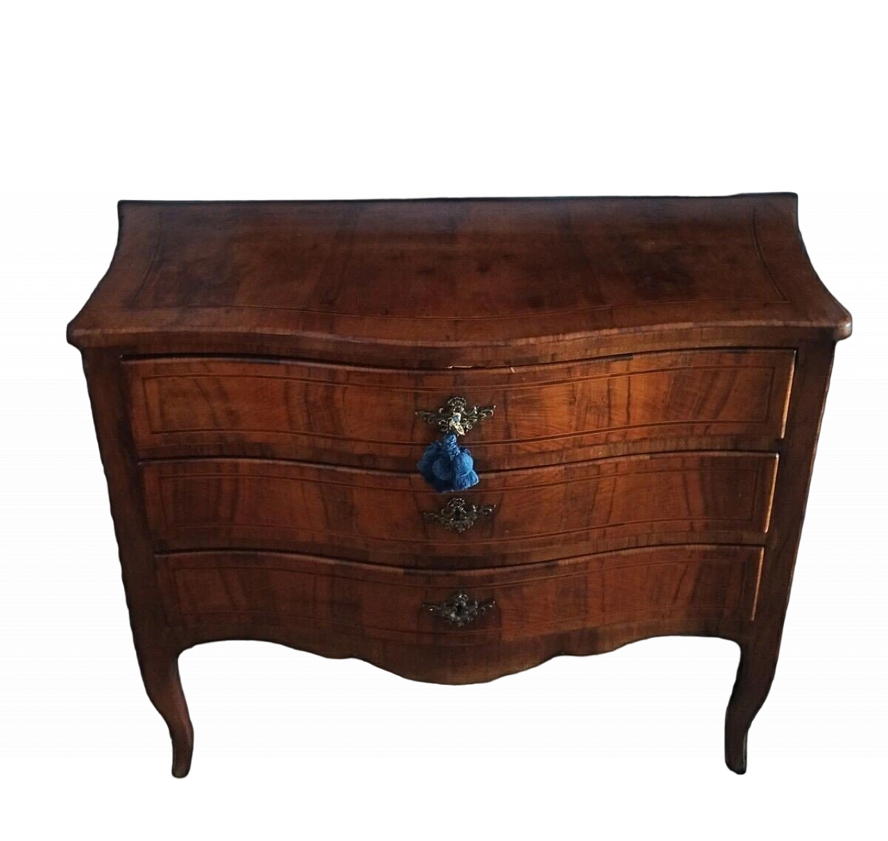 Roman Louis XV olive wood veneered commode, late 17th century 2