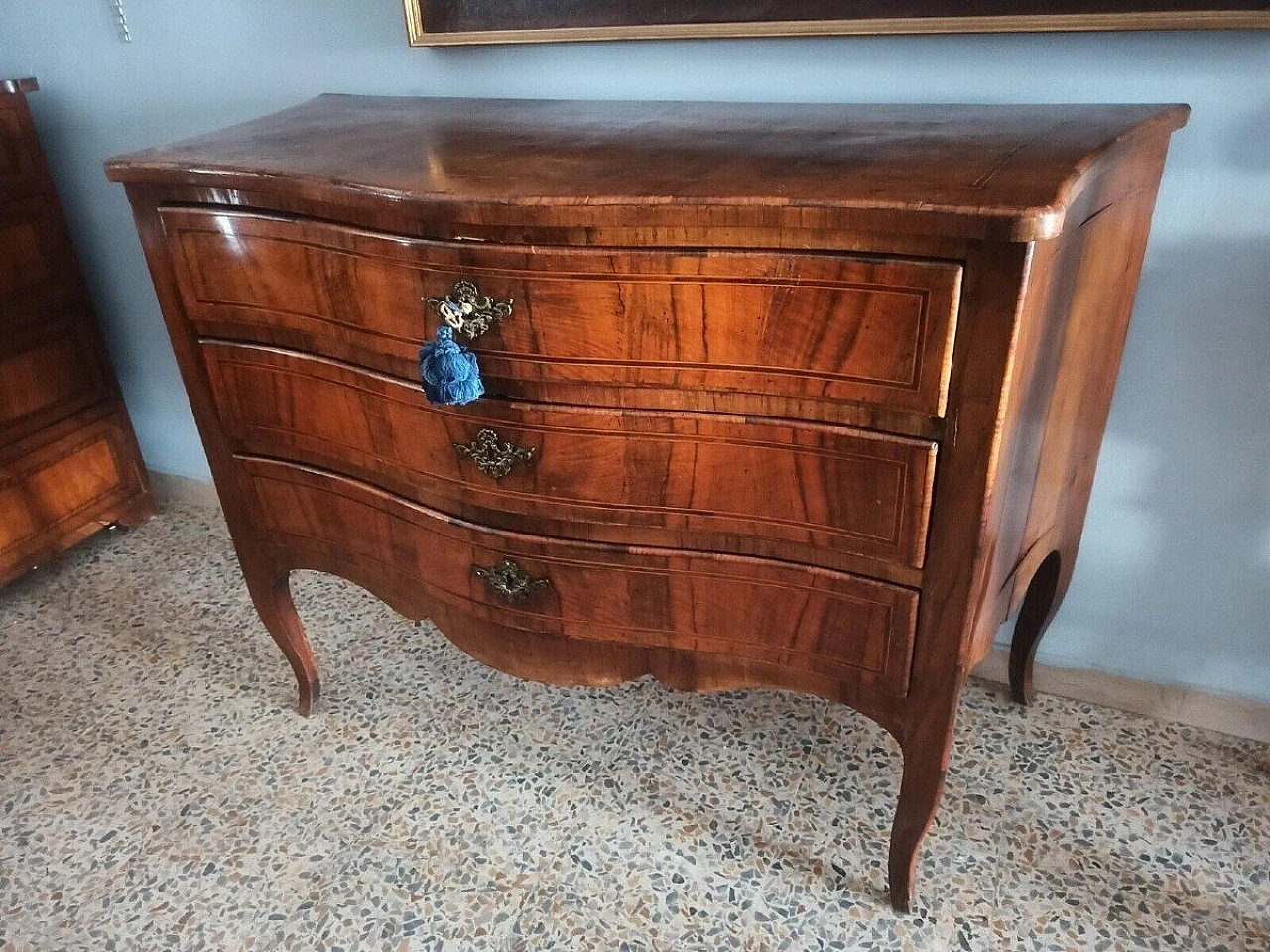 Roman Louis XV olive wood veneered commode, late 17th century 3