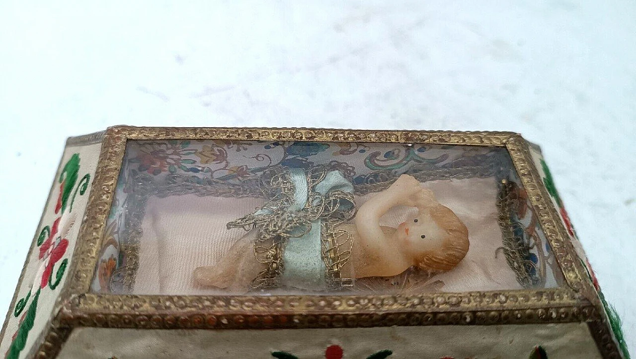 Embroidered fabric box with shrine and wax Baby Jesus, 19th century 3