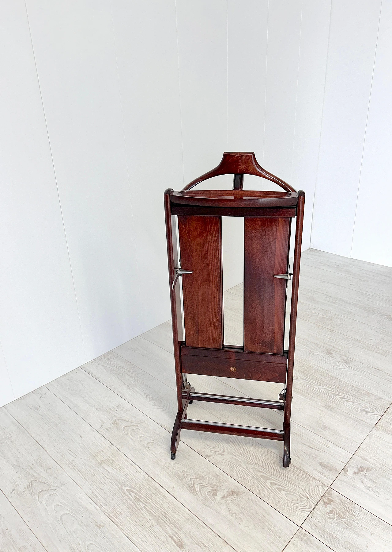 Wooden valet stand by Fratelli Reguitti, 1950s 4