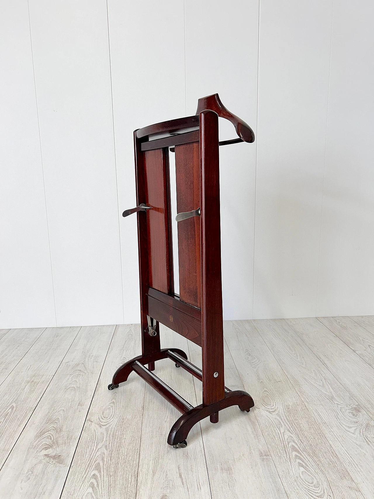 Wooden valet stand by Fratelli Reguitti, 1950s 8