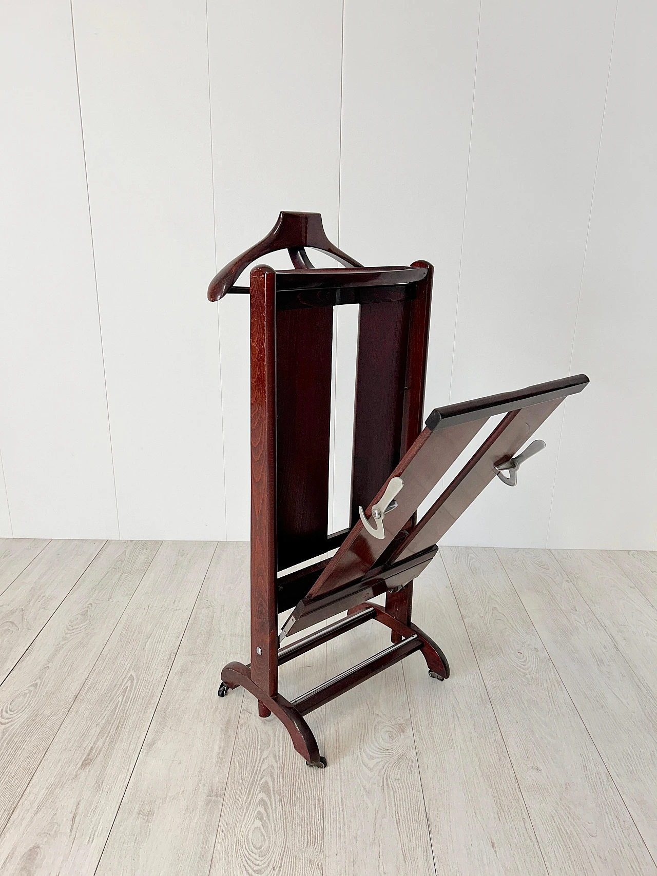 Wooden valet stand by Fratelli Reguitti, 1950s 12