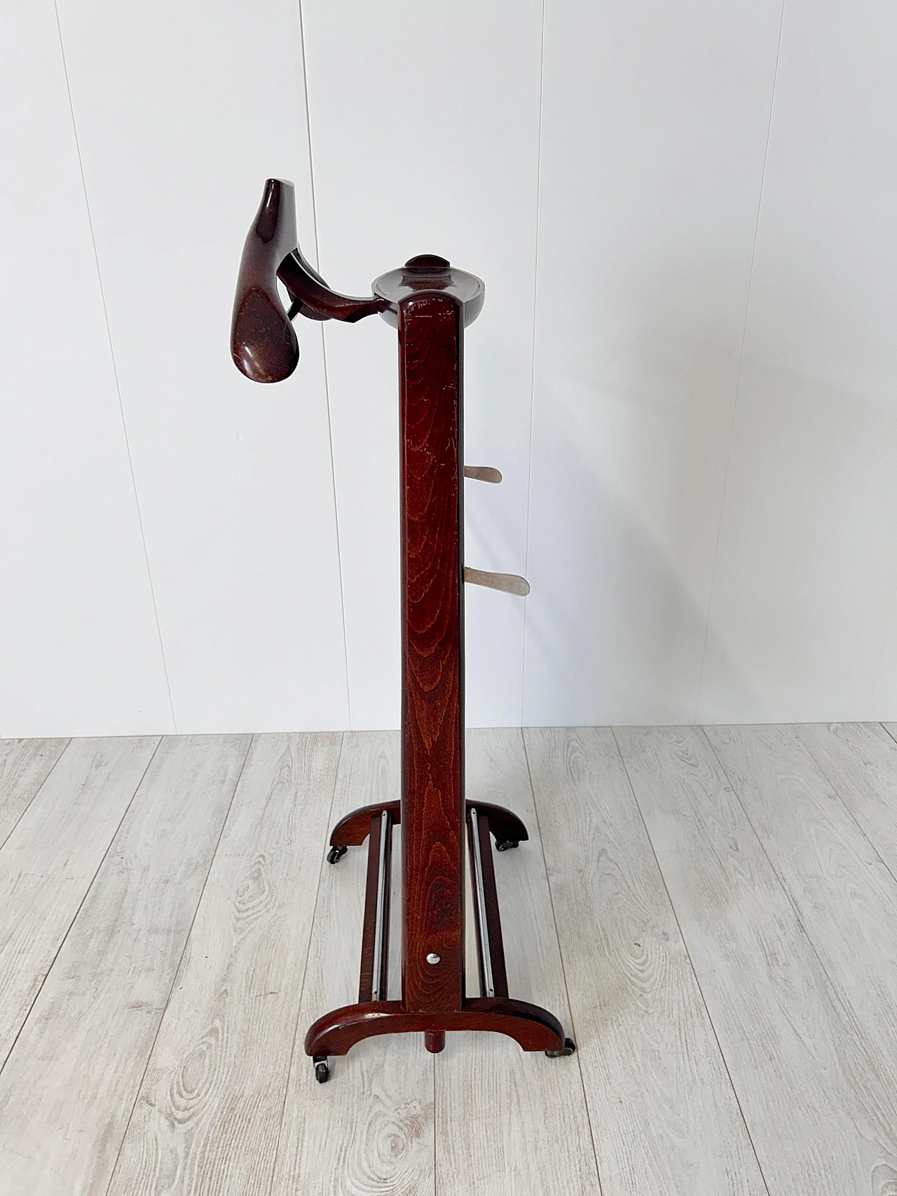 Wooden valet stand by Fratelli Reguitti, 1950s 15