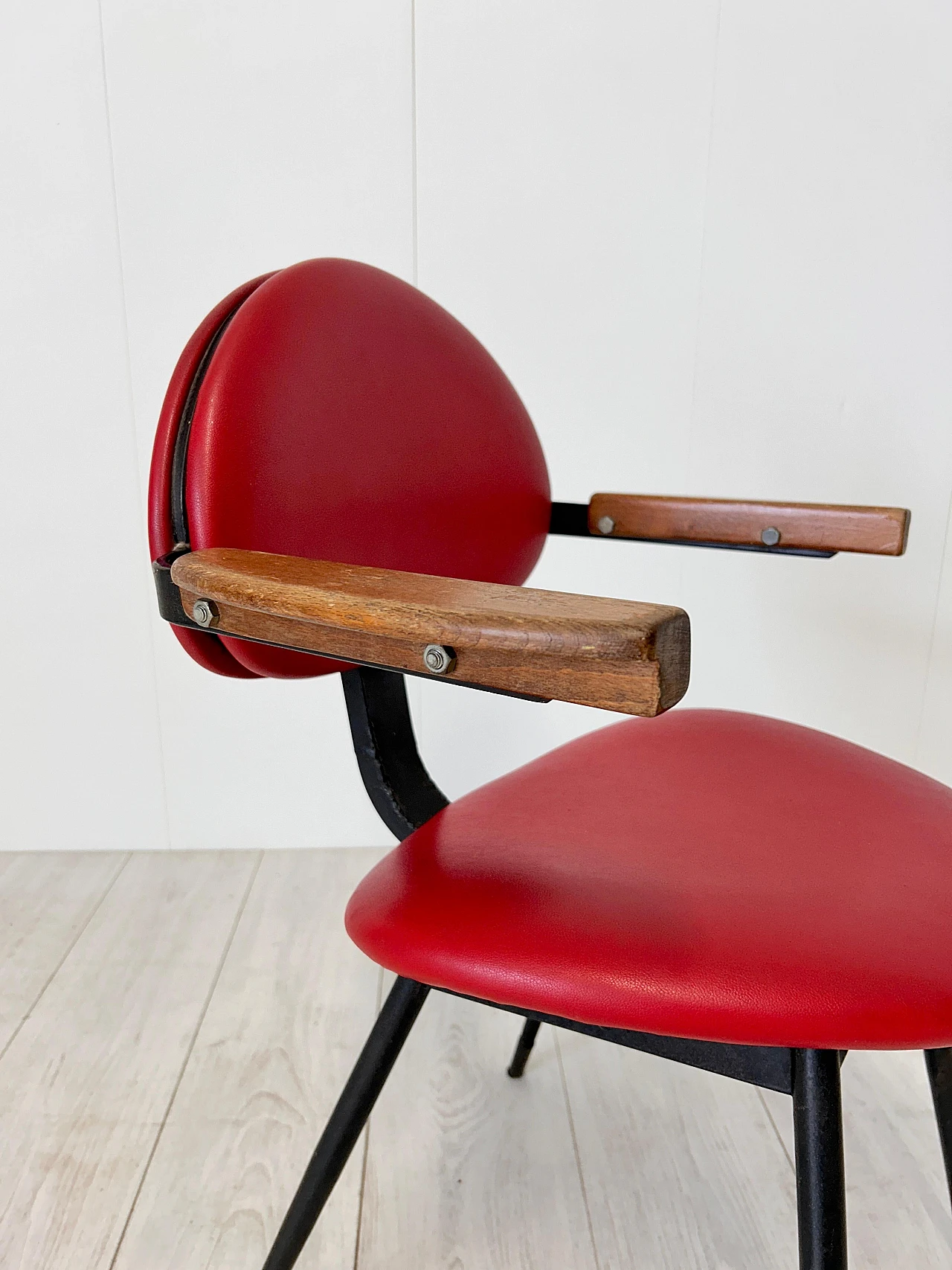 Chair in red skai, metal & wood by C. Mollino for Doro, 1959 9