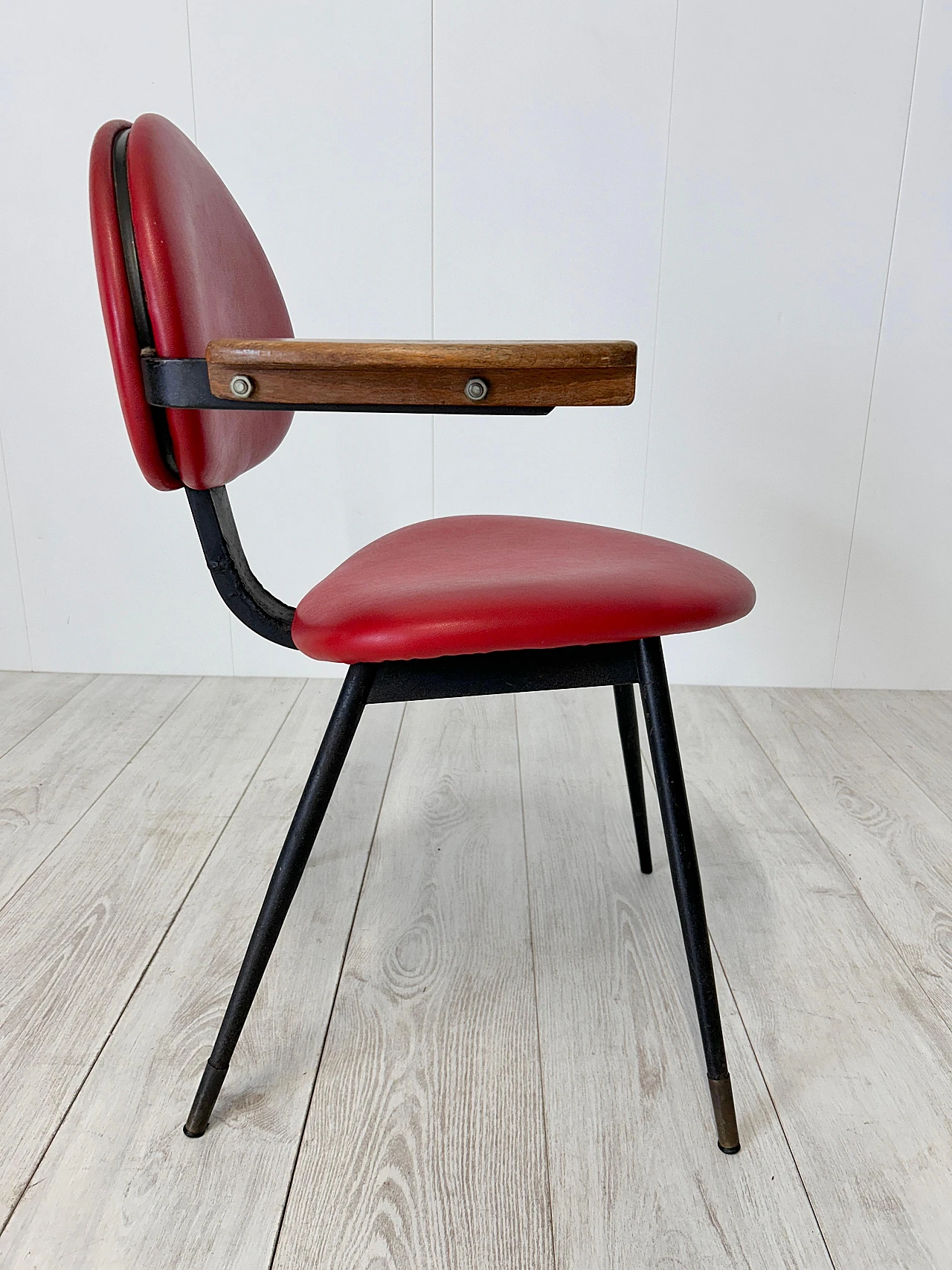 Chair in red skai, metal & wood by C. Mollino for Doro, 1959 10