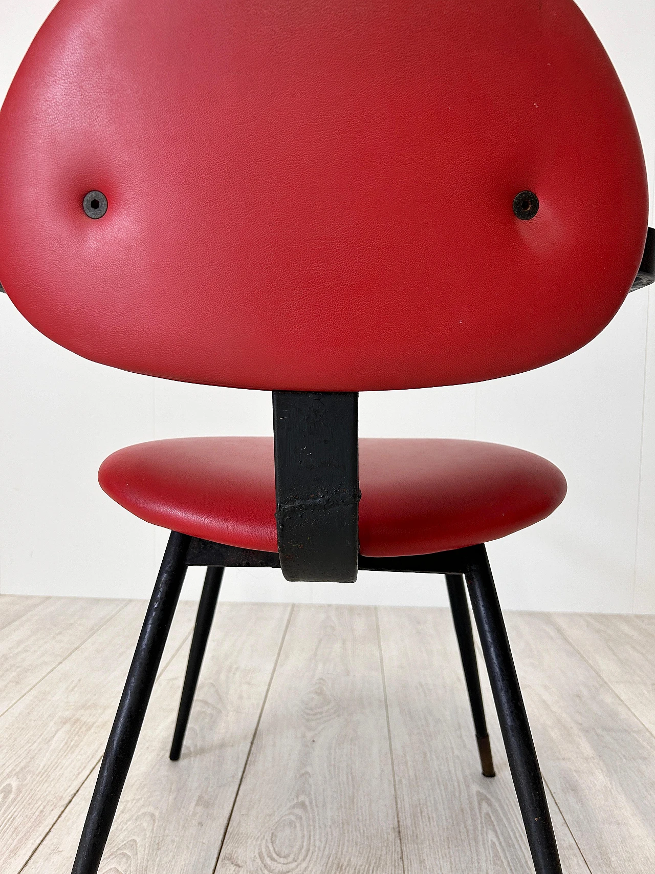 Chair in red skai, metal & wood by C. Mollino for Doro, 1959 12