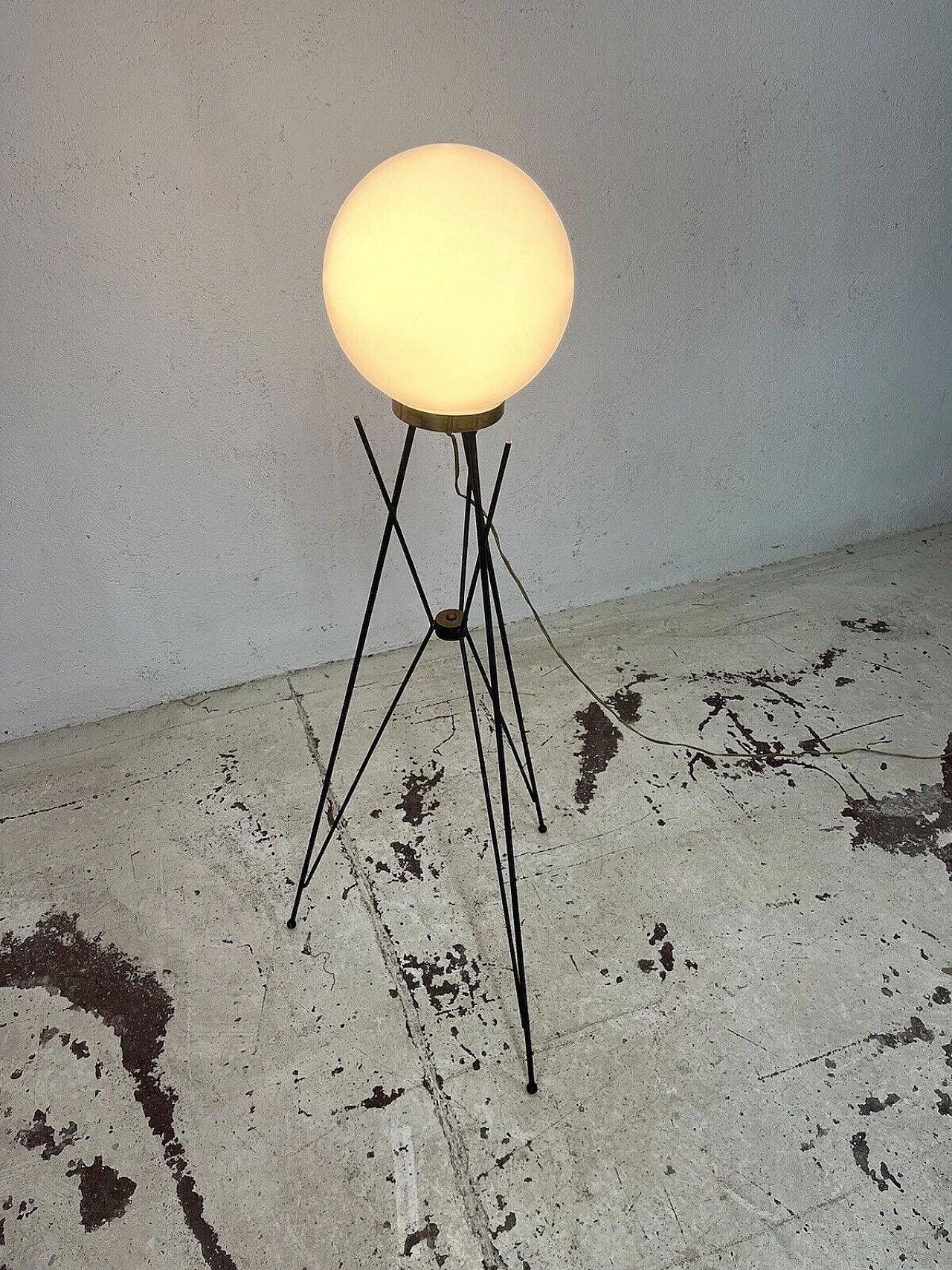 Metal and opaline glass floor lamp by Stilnovo, 1960s 2