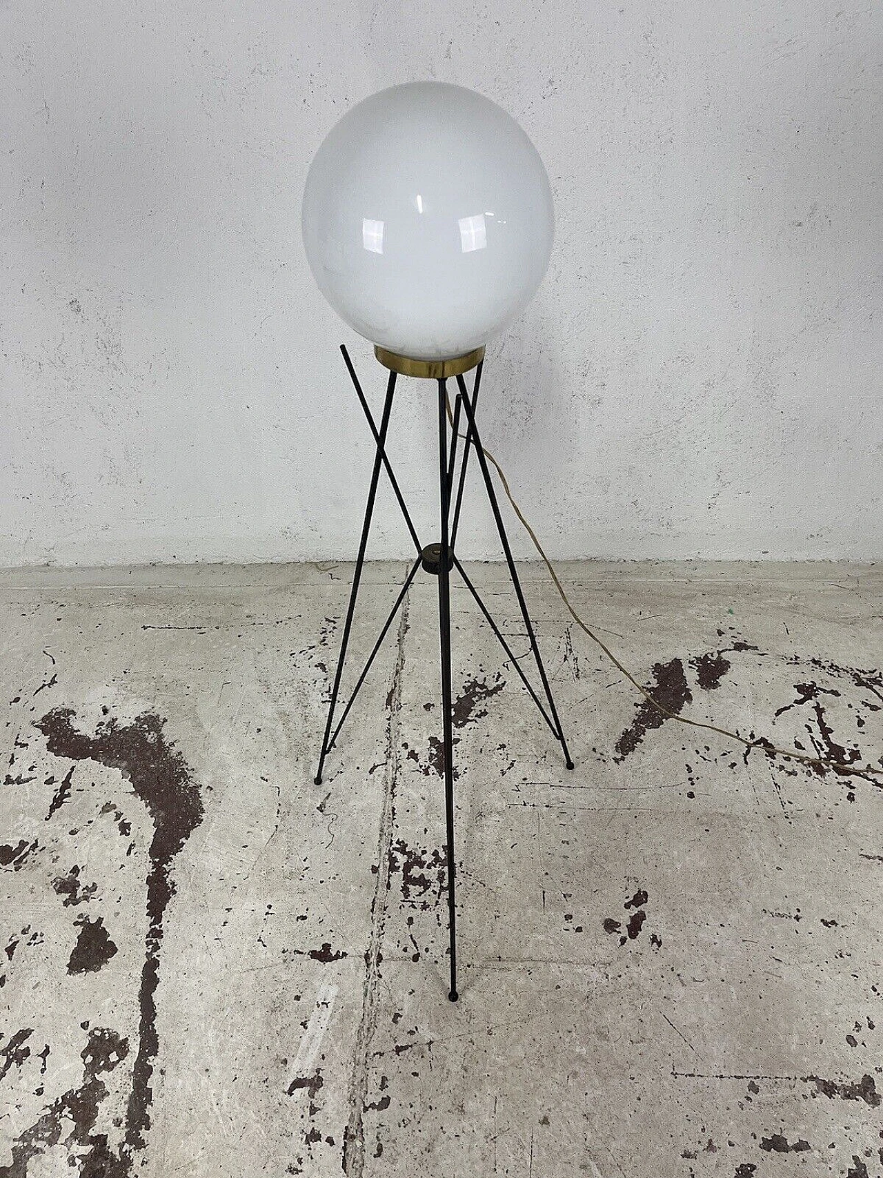 Metal and opaline glass floor lamp by Stilnovo, 1960s 5