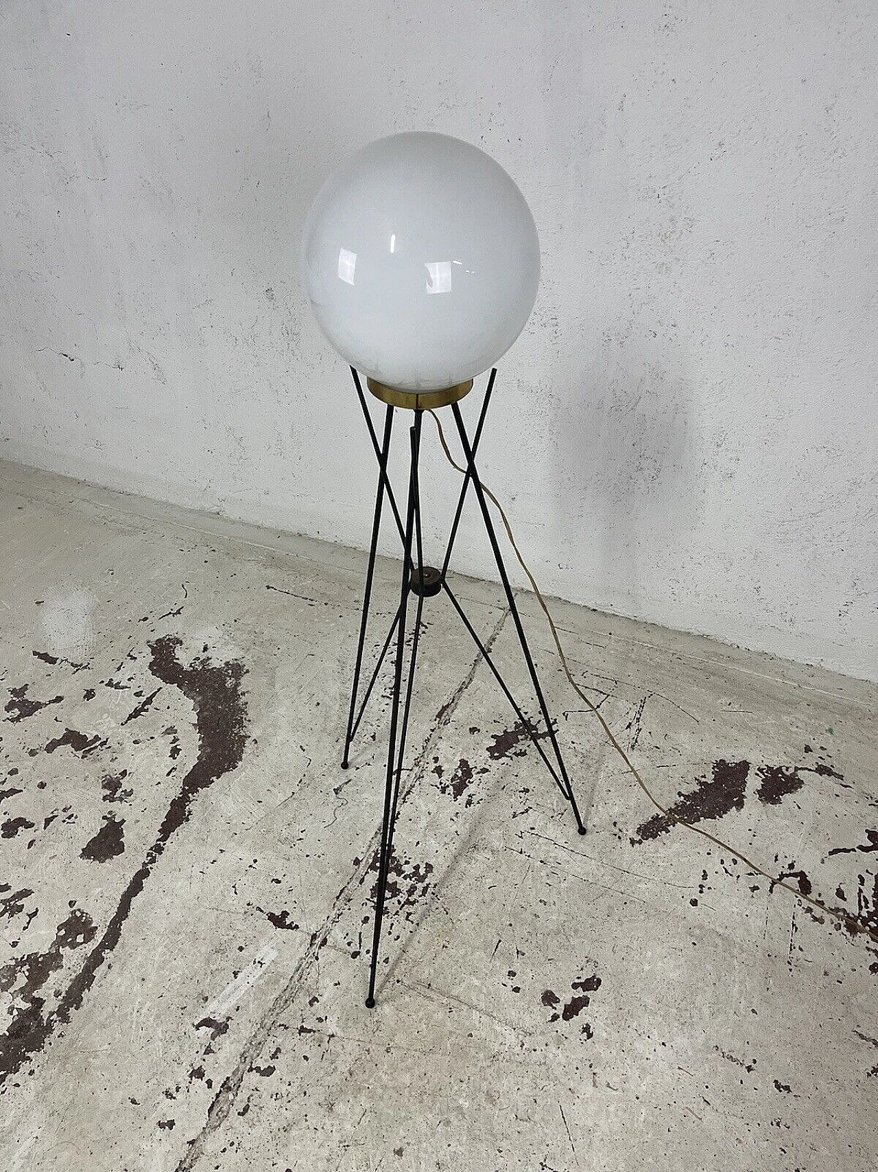 Metal and opaline glass floor lamp by Stilnovo, 1960s 6