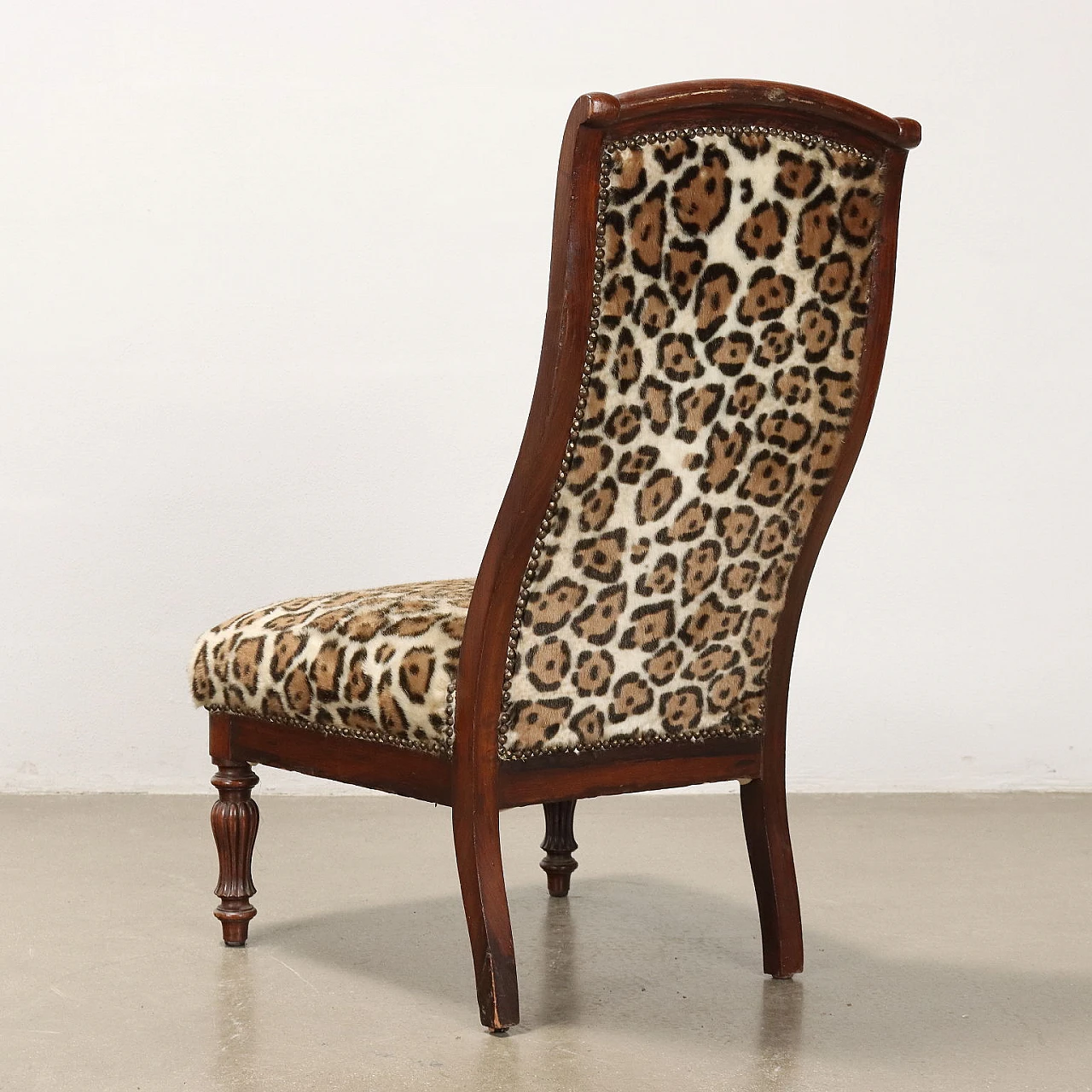 Pair of chairs veneered in exotic wood and animalier fabric 8