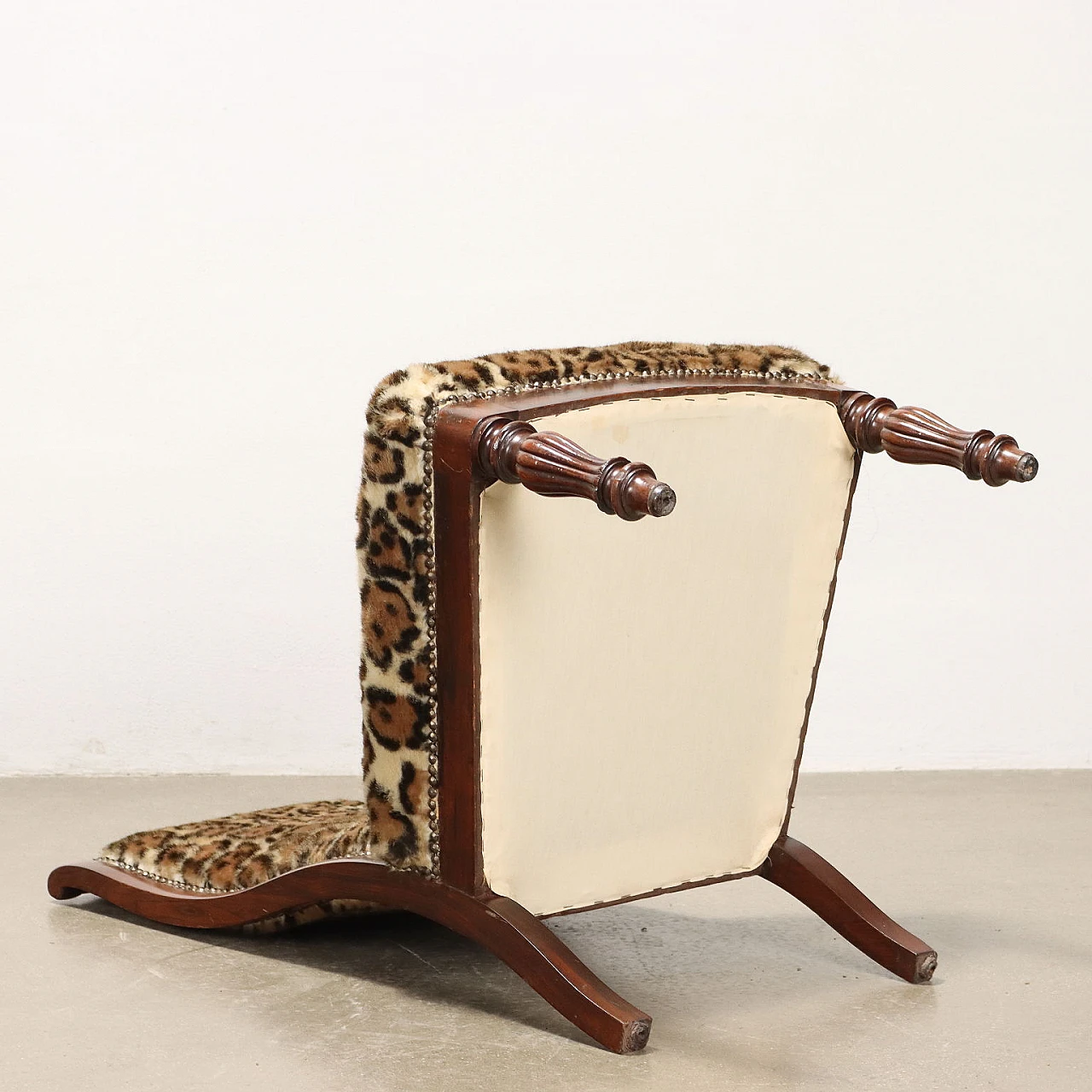 Pair of chairs veneered in exotic wood and animalier fabric 9