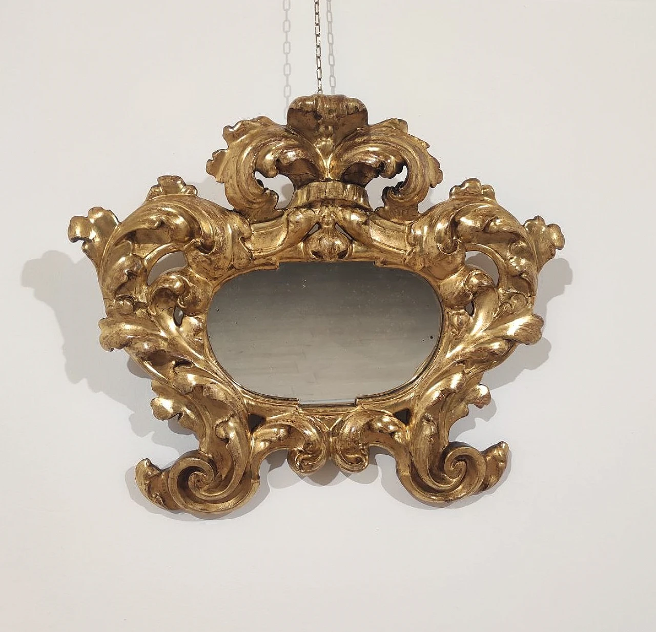 Baroque mirror with gilt wood cartoccio frame, 18th century 2