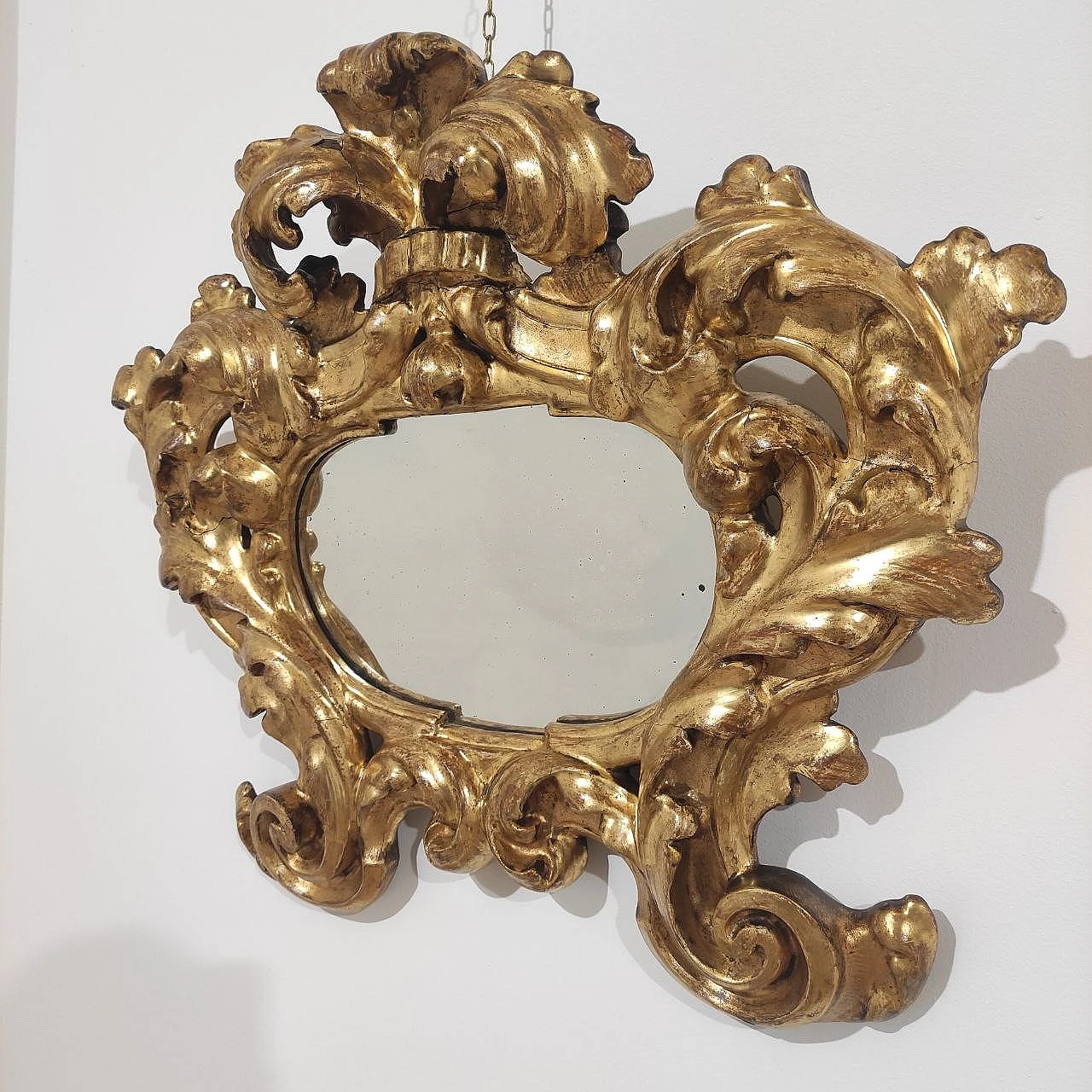 Baroque mirror with gilt wood cartoccio frame, 18th century 4