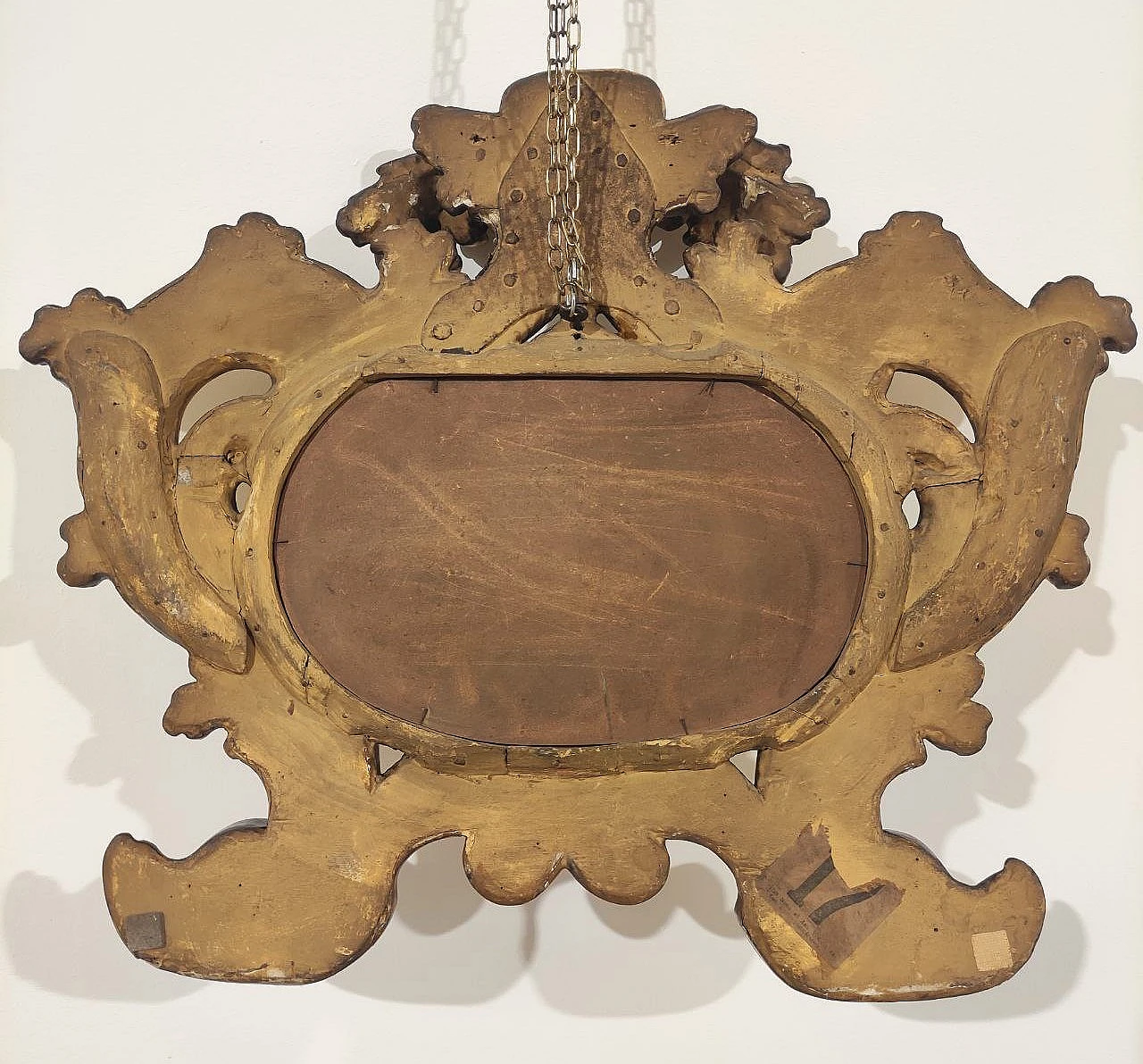 Baroque mirror with gilt wood cartoccio frame, 18th century 9