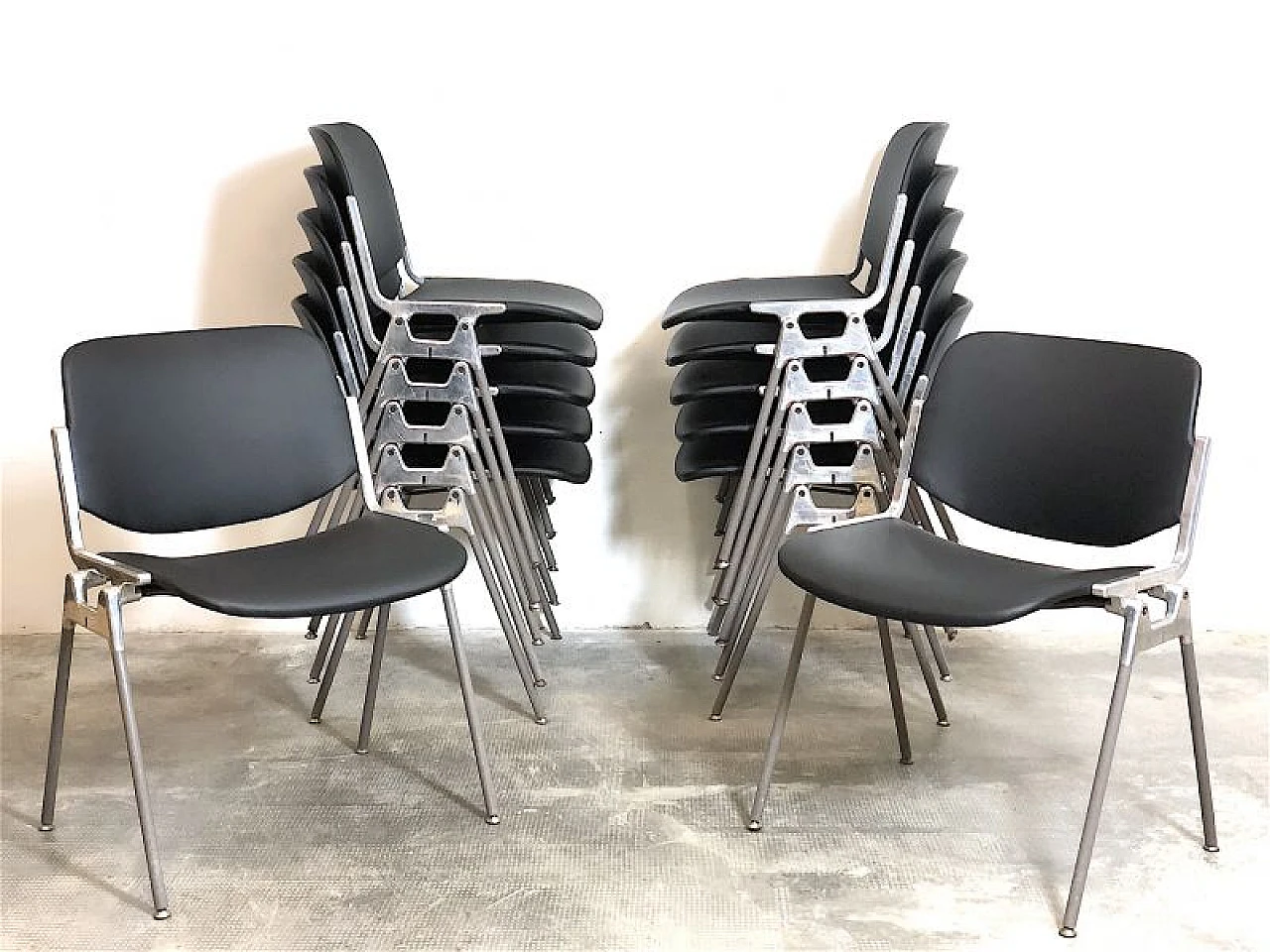 12 DSC 106 chairs by Giancarlo Piretti for Anonima Castelli, 1960s 18