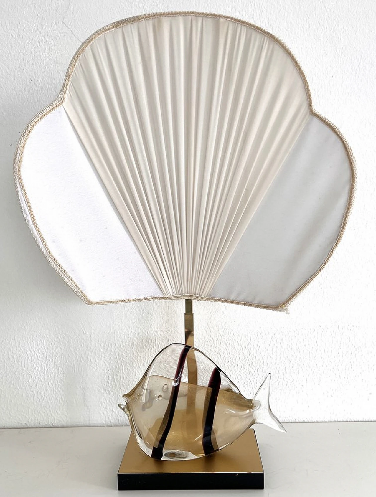 Murano glass and brass fish table lamp by Seguso, 1970s 1