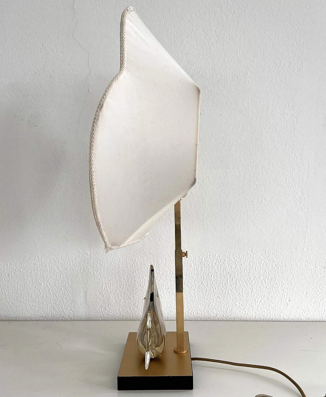 Murano glass and brass fish table lamp by Seguso, 1970s 4