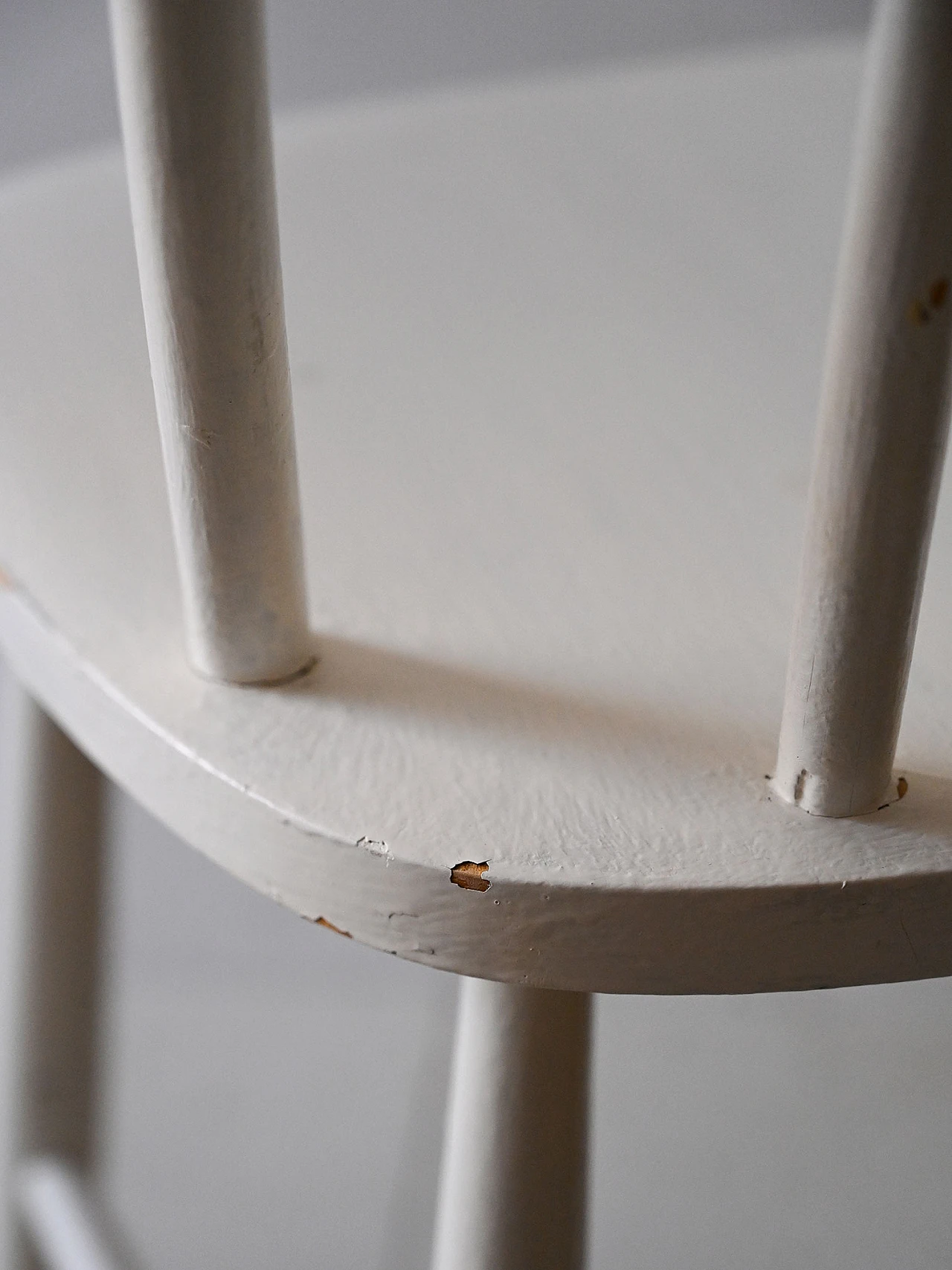 Pair of chairs in white stained beech, 1960s 7