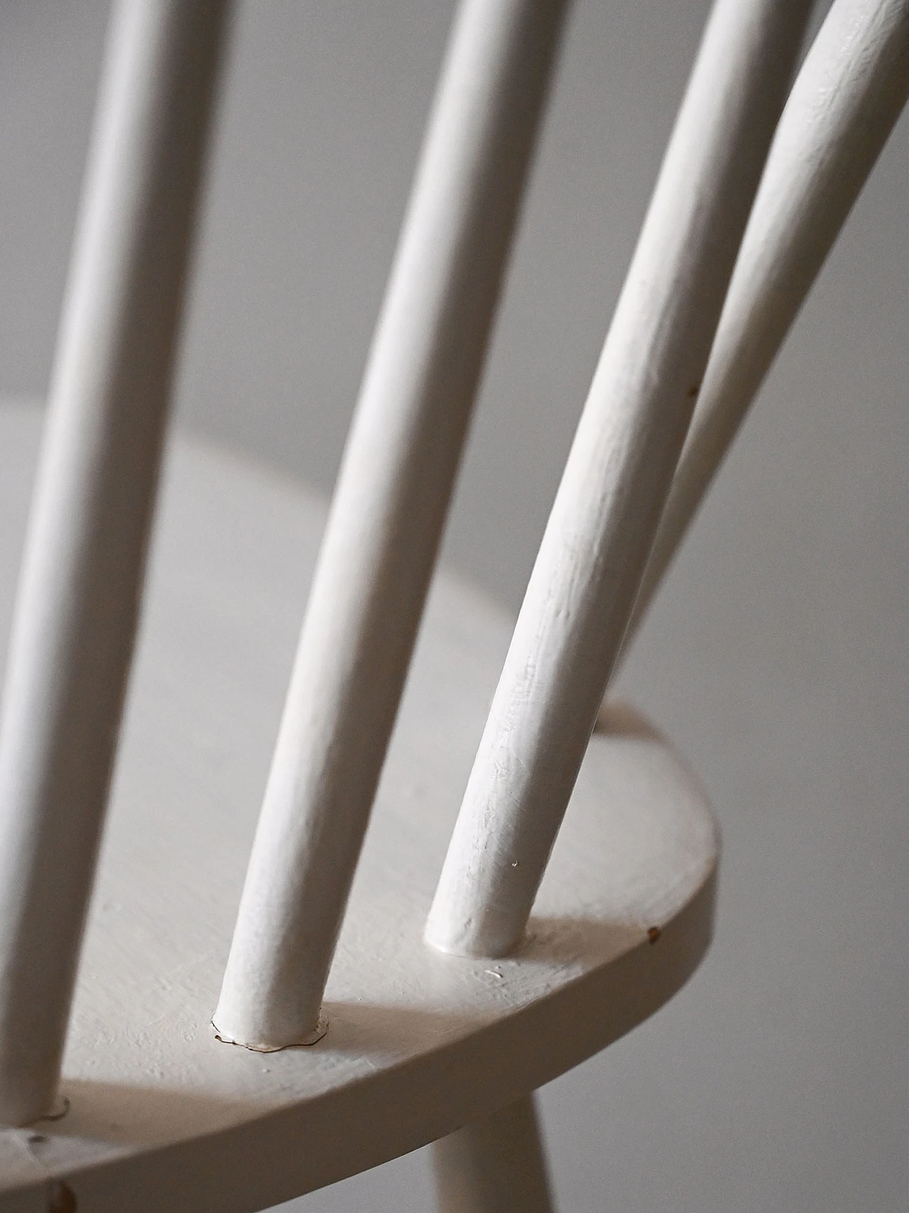 Pair of chairs in white stained beech, 1960s 8