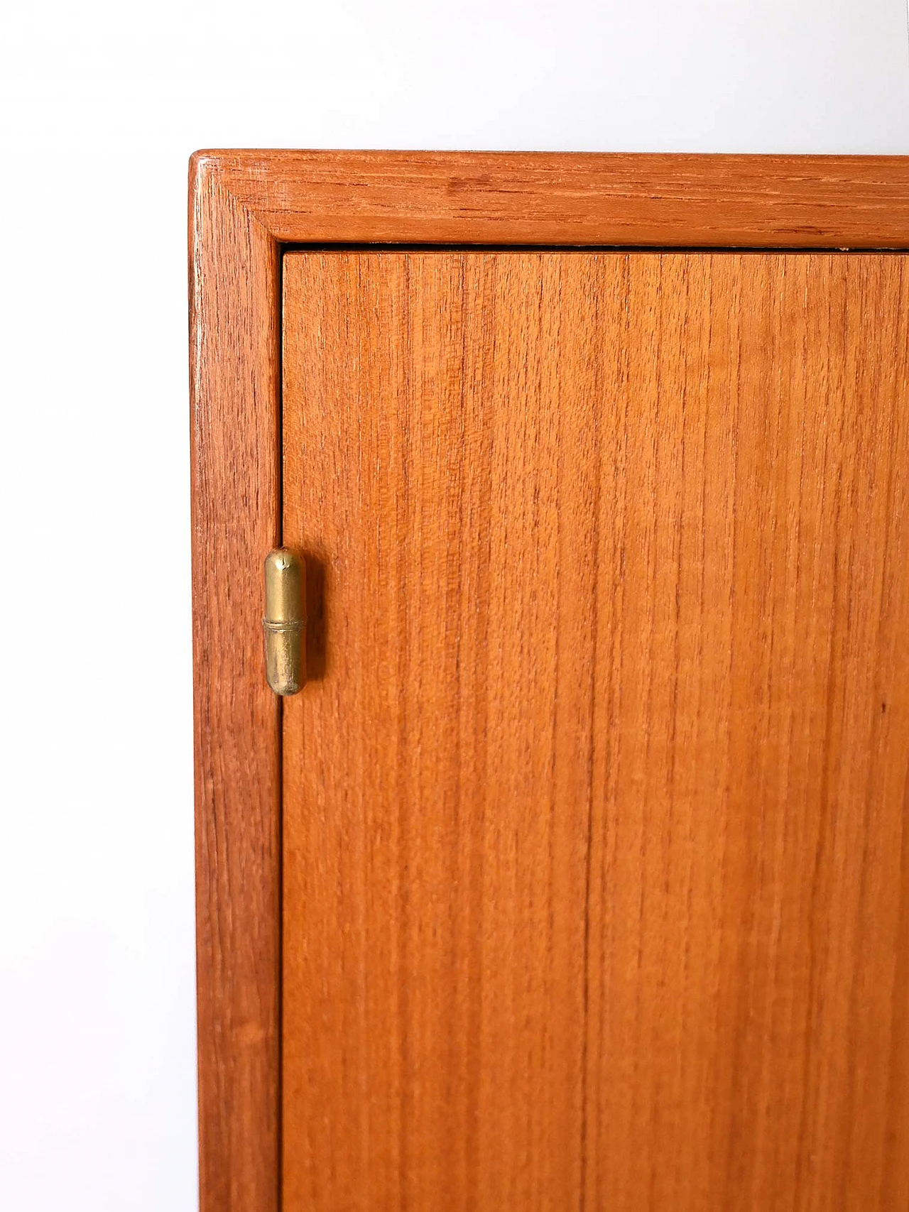 Credenza svedese in teak a tre ante, anni '60 7