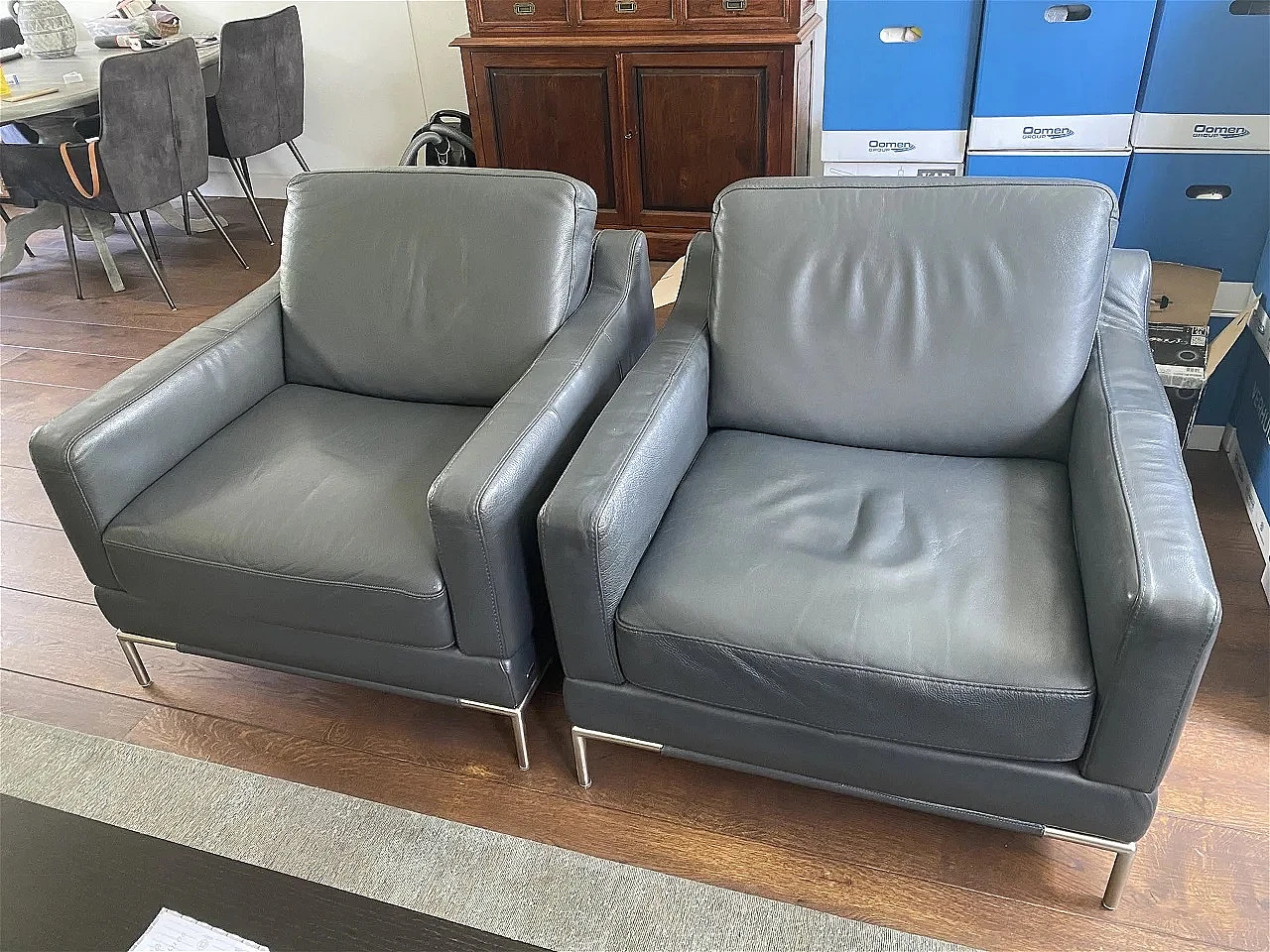 Editions leather sofa and pair of armchairs by Natuzzi 3