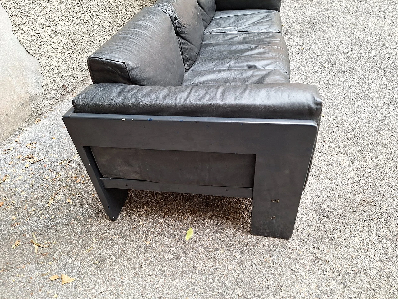 Bastiano sofa in black leather by Carlo Scarpa for Cassina, 1960s 4