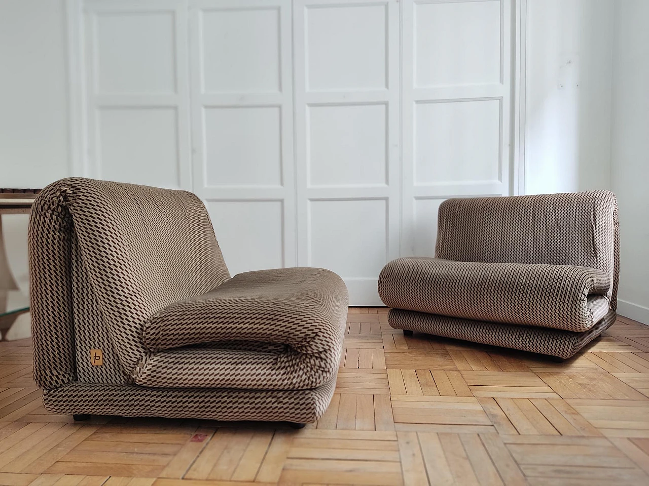 Pair of fabric armchairs by Salotti, 1970s 4