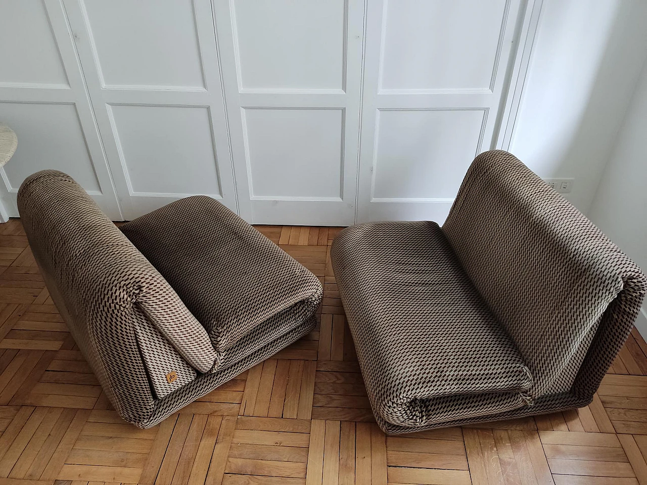 Pair of fabric armchairs by Salotti, 1970s 10