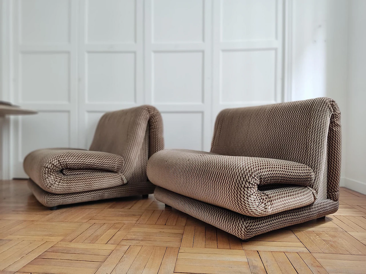 Pair of fabric armchairs by Salotti, 1970s 12