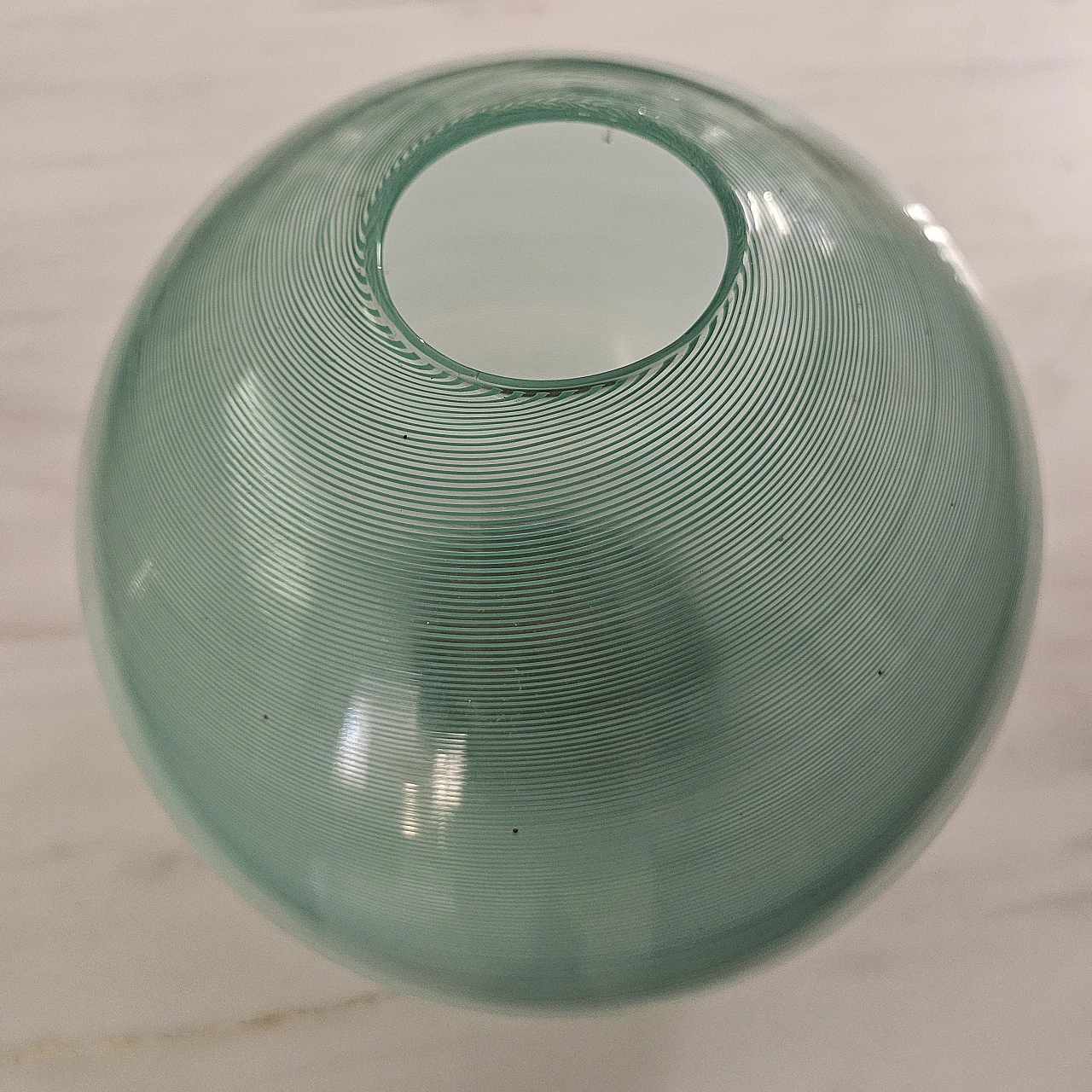 Vaso sferico in vetro di Carlo Scarpa per Venini, anni '80 1