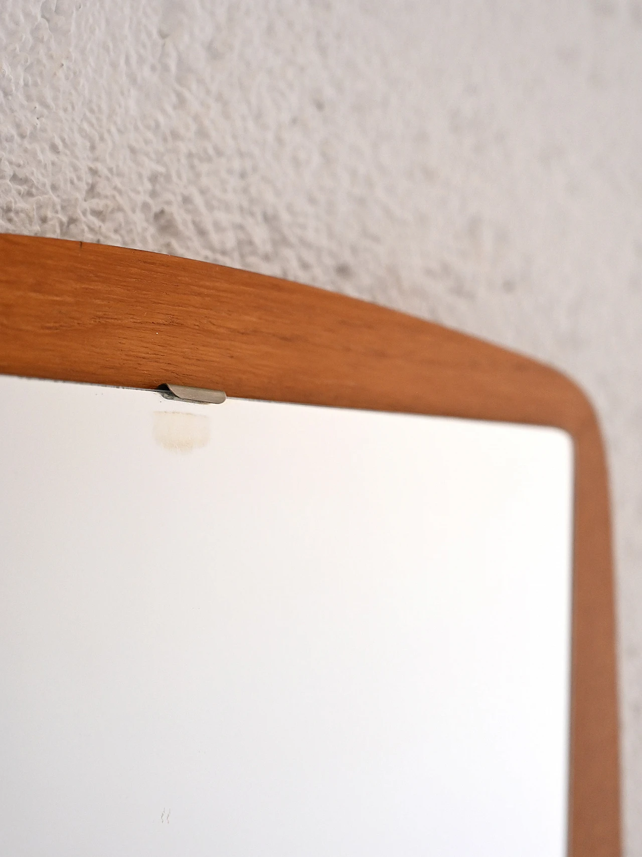 Specchio da parete scandinavo con cornice in teak, anni '60 2