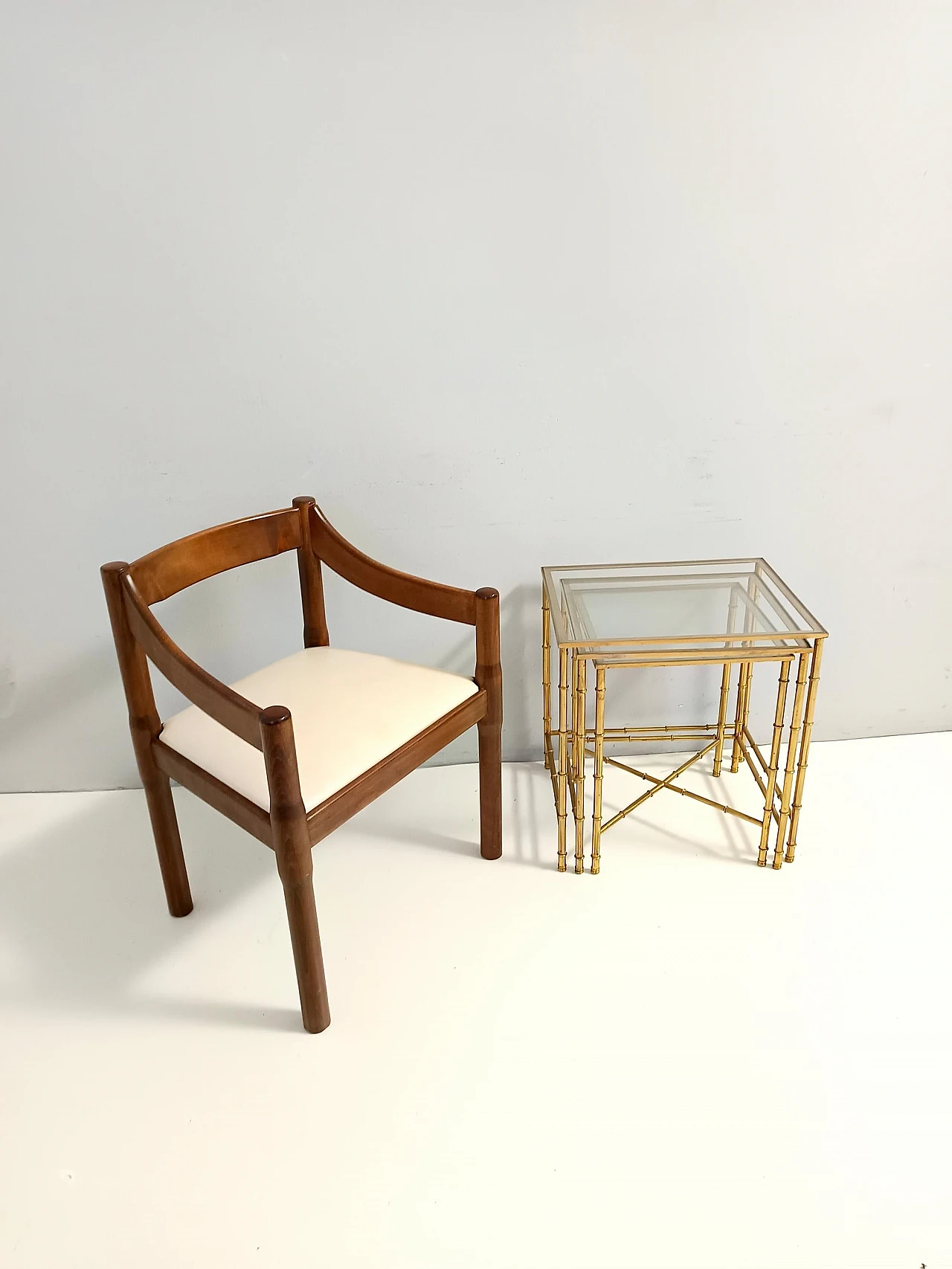 3 Nesting tables in brass and glass in the style of J. Adnet, 1960s 3