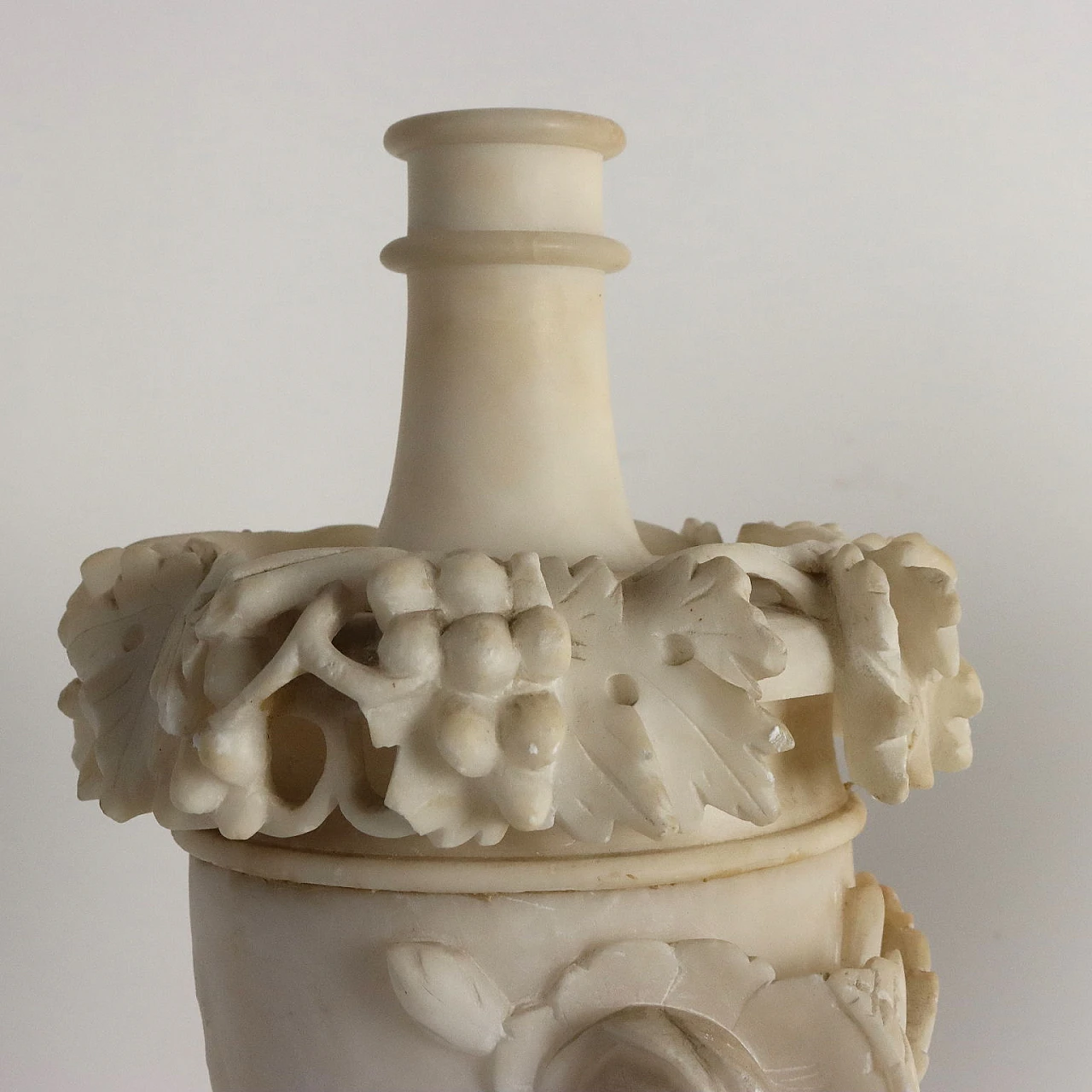 Pair of alabaster candelabra with flowers & leafs 19th century 4