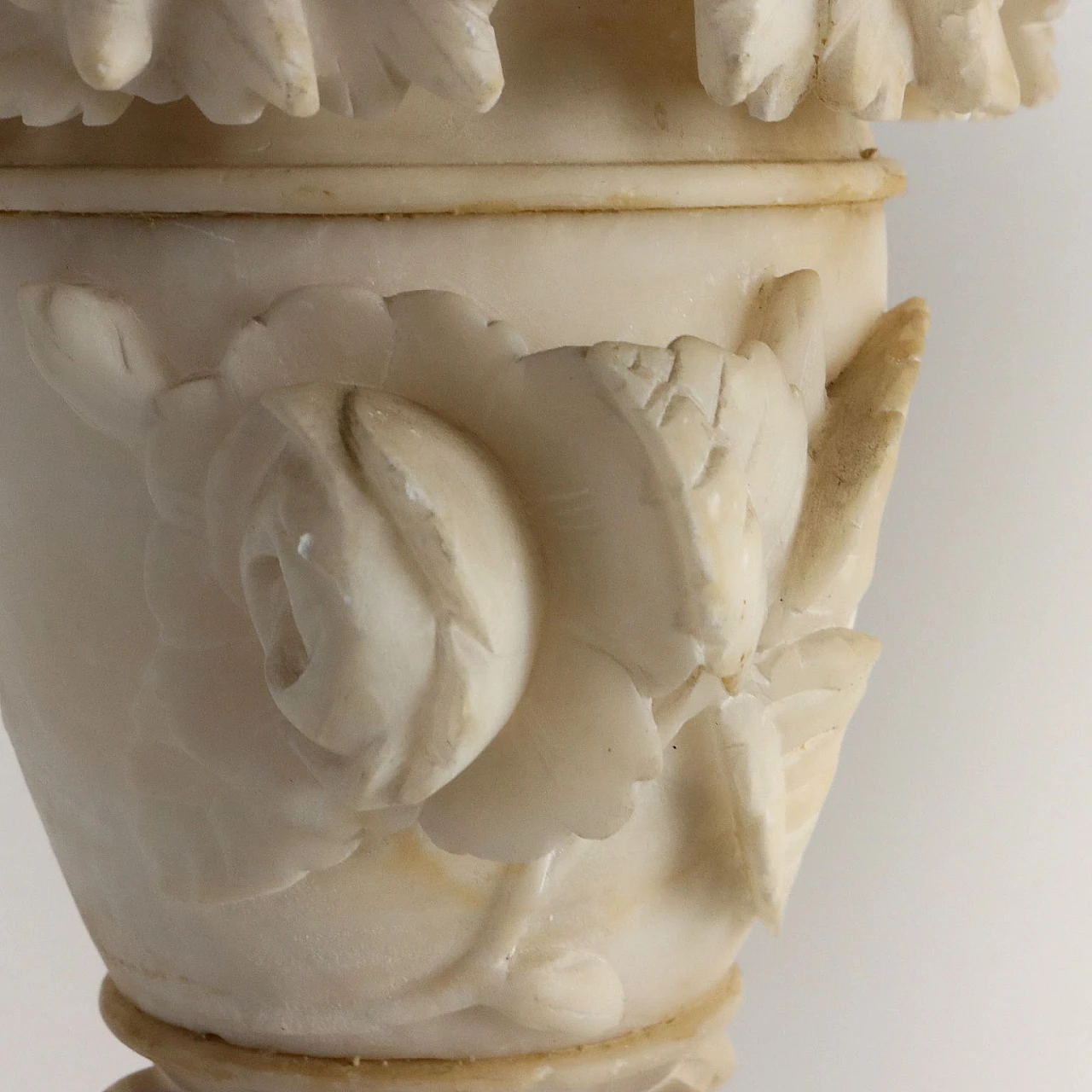 Pair of alabaster candelabra with flowers & leafs 19th century 5