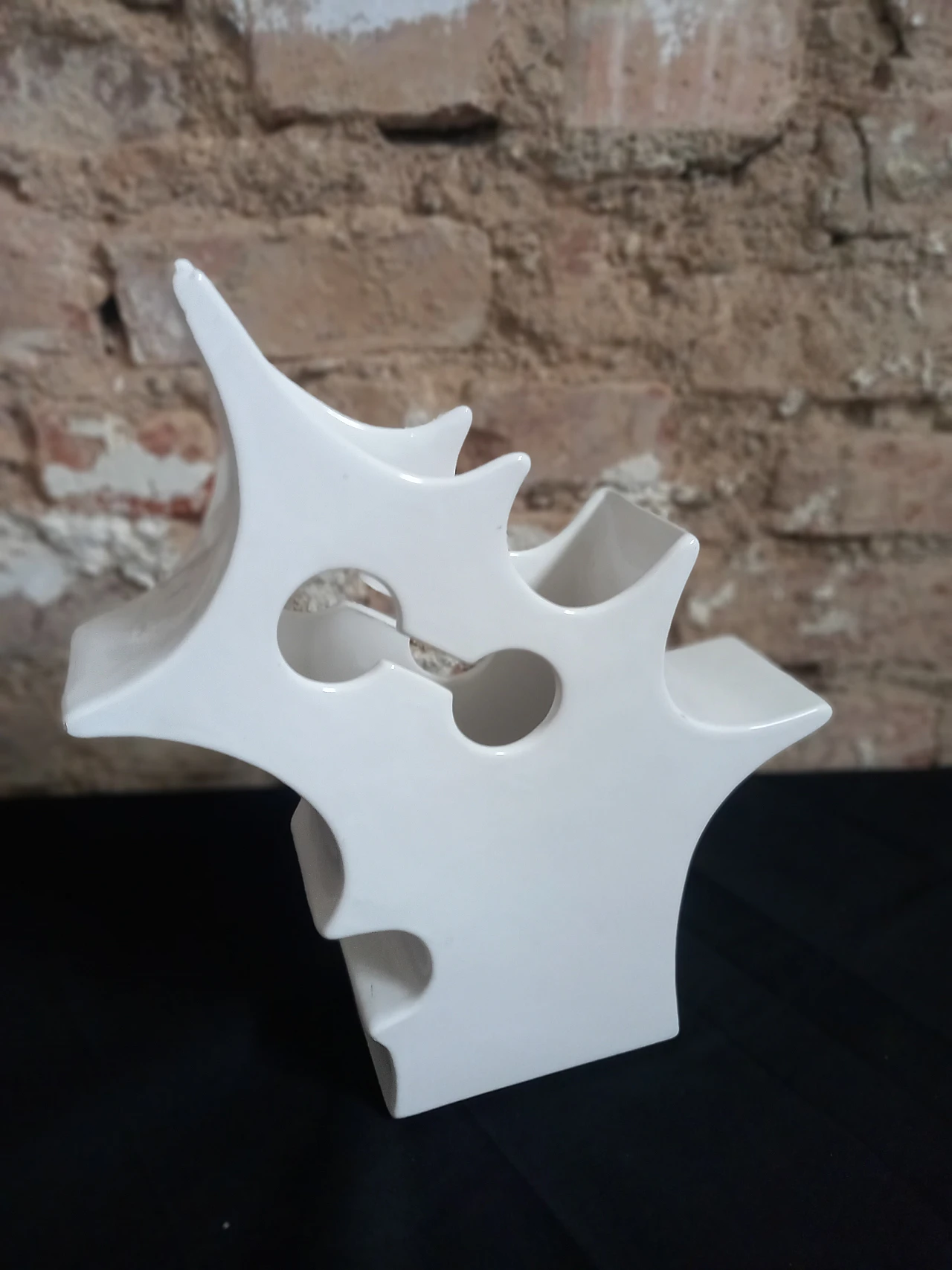 Sculptural white ceramic vase, 1970s 5