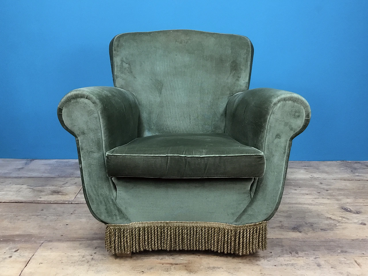 Pair of green velvet Bergère armchairs with fringes, 1950s 6